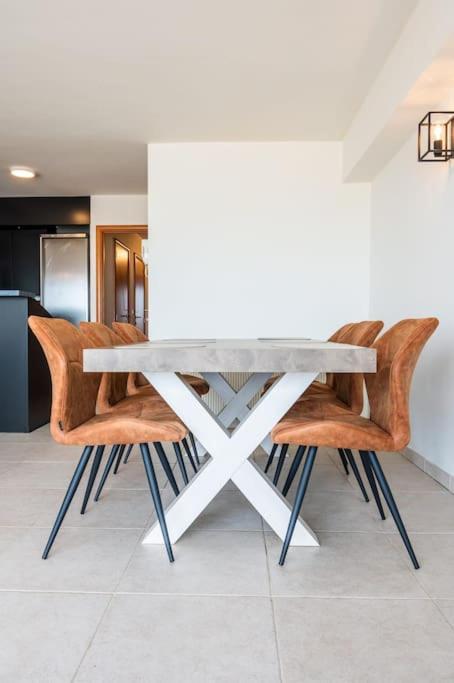 Beautiful apartment with Sea Views and parking