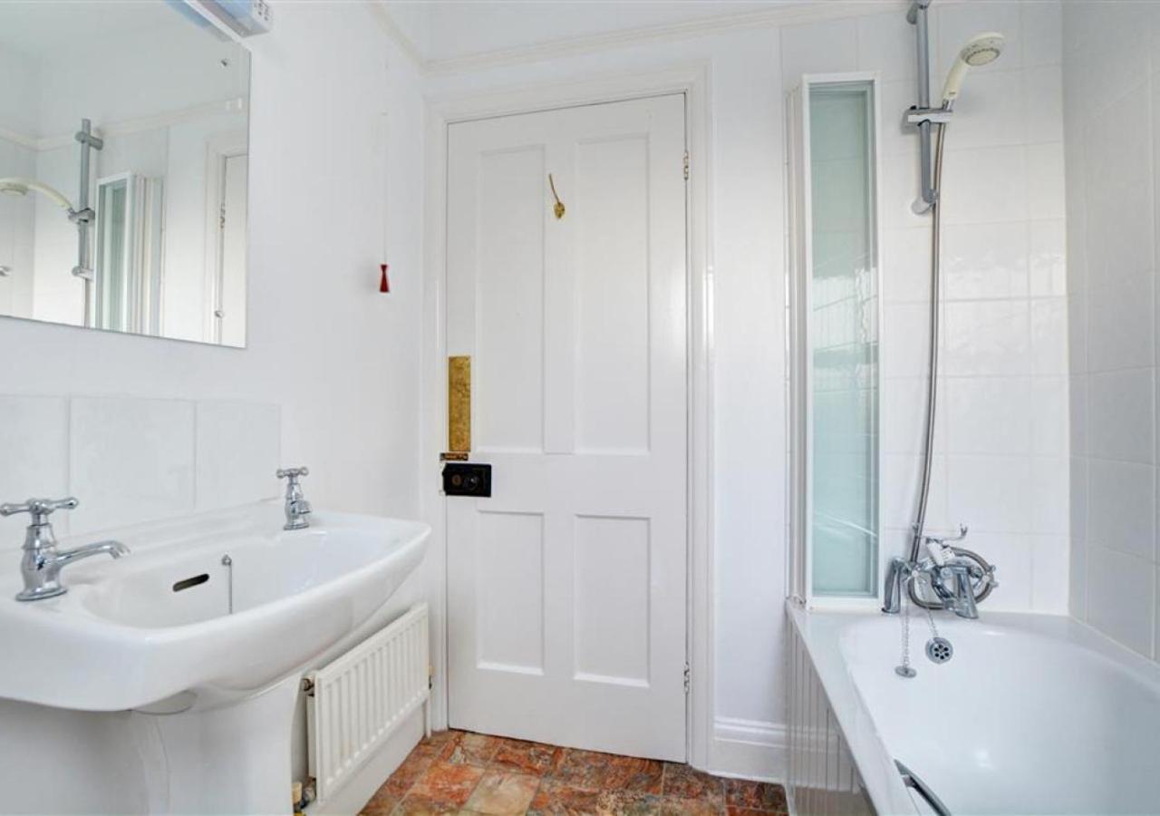 3 Bed in Padstow oc-p00043