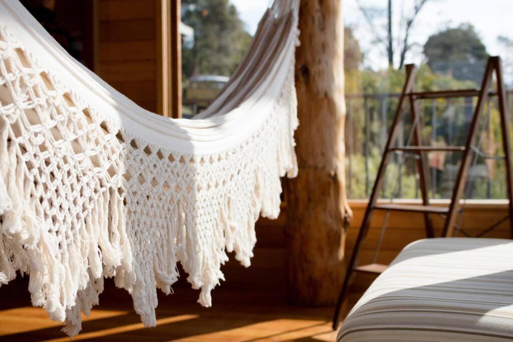 Esk Treehouse Cabin Unique Home with River Views