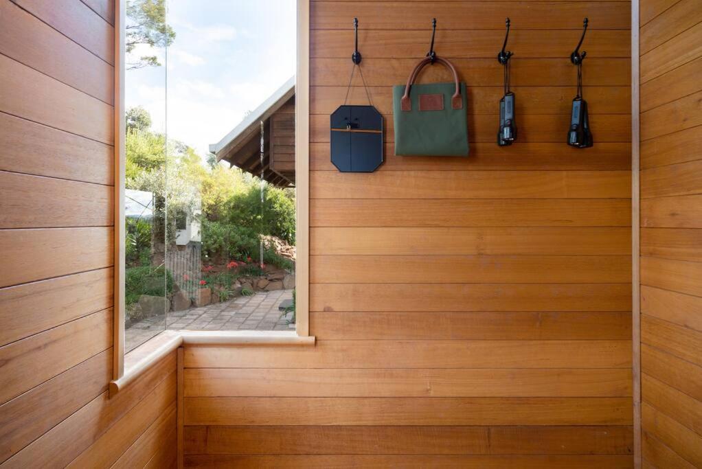 Esk Treehouse Cabin Unique Home with River Views