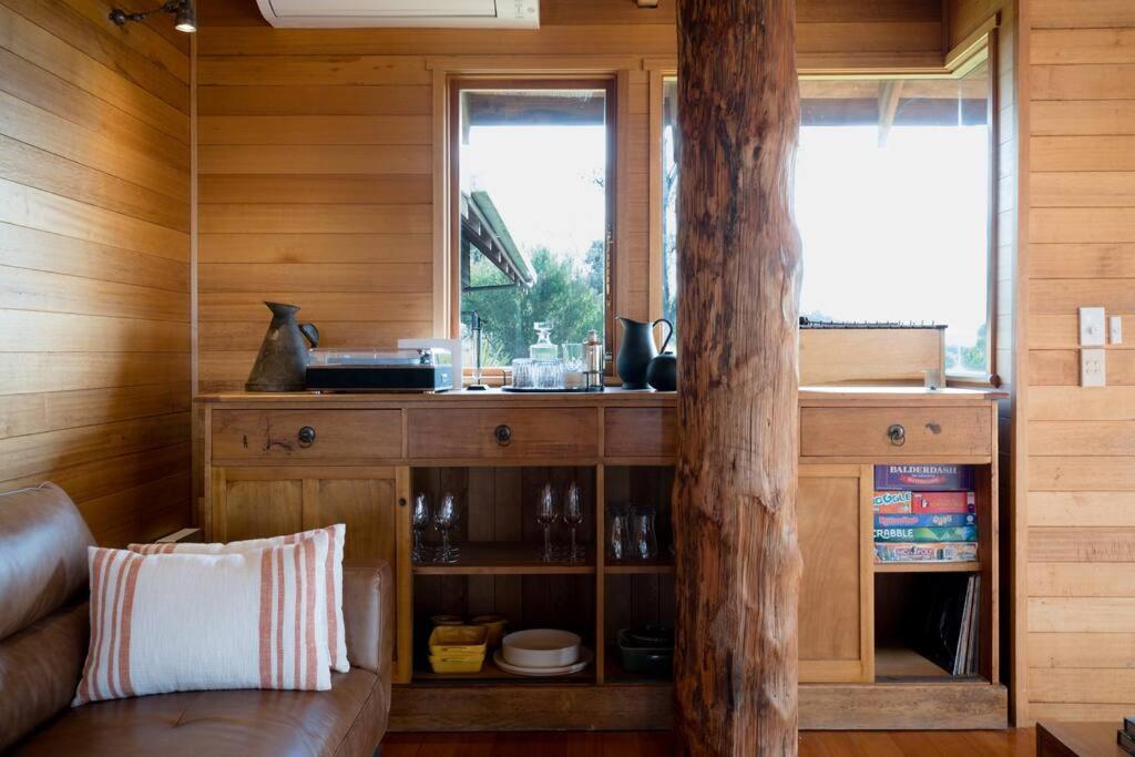 Esk Treehouse Cabin Unique Home with River Views