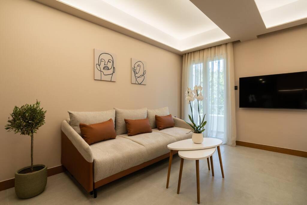 Elegant Suite Kypseli A1