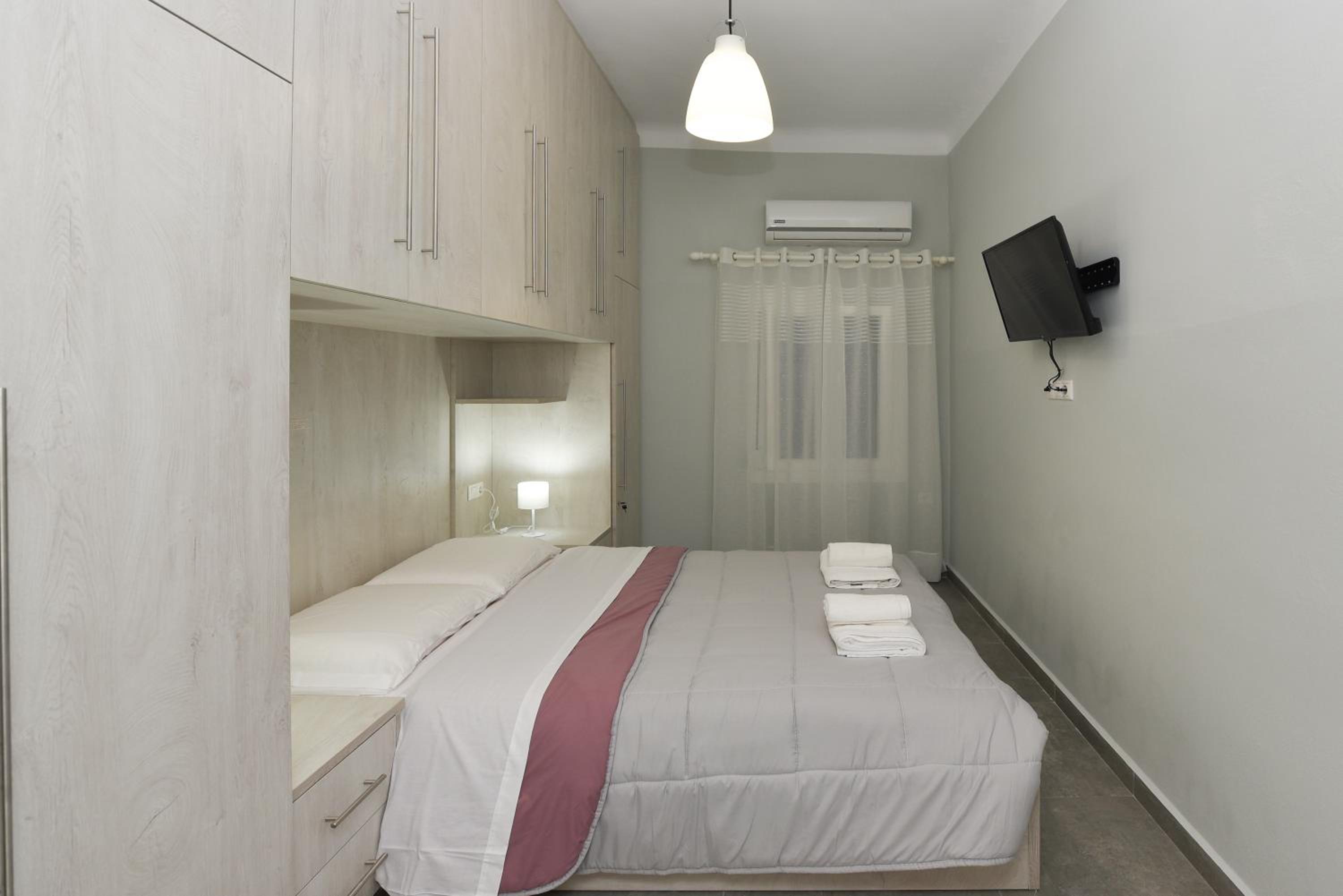 Cyclamen Hermoupolis photo 2