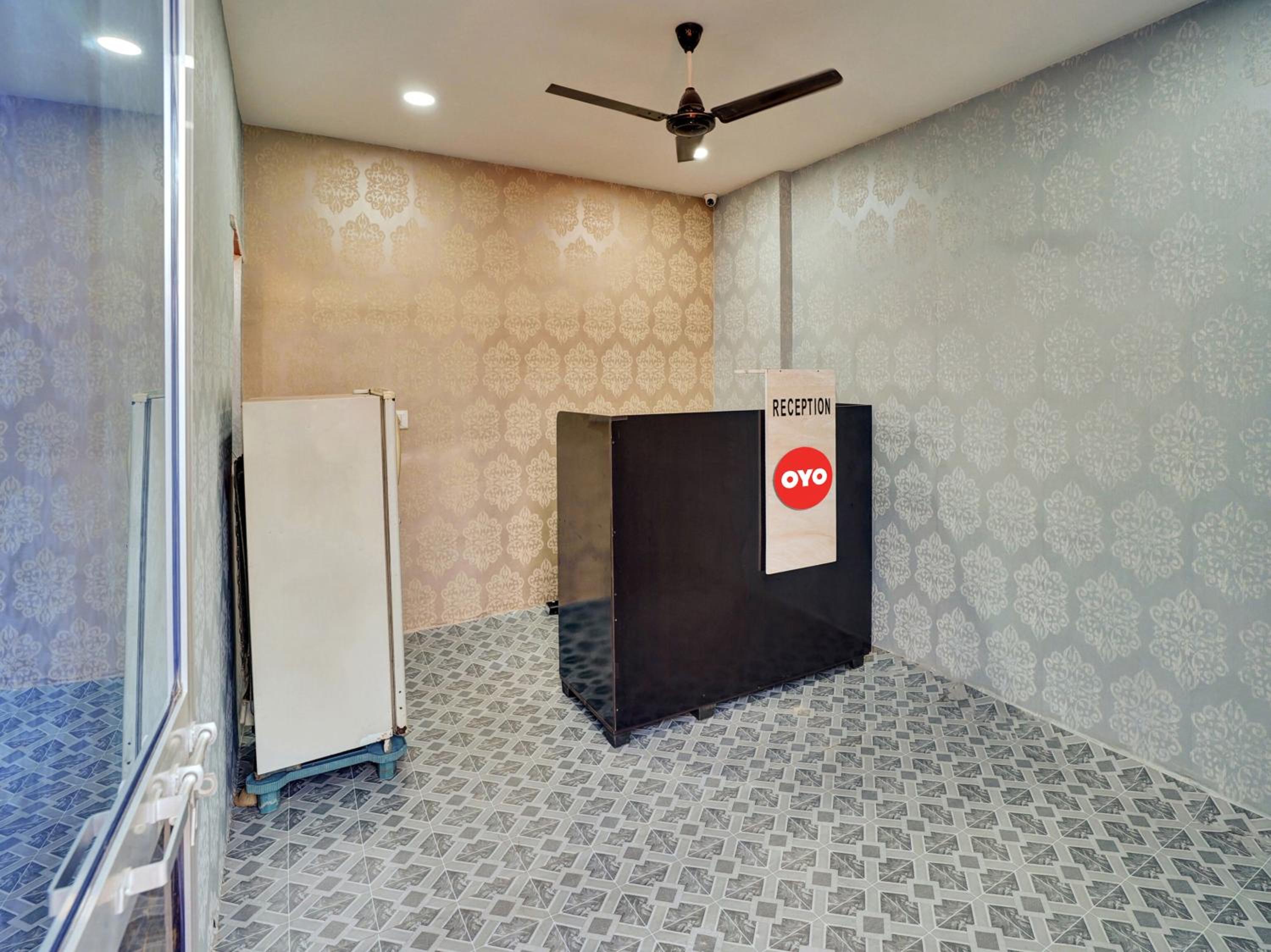 Lobby & Reception