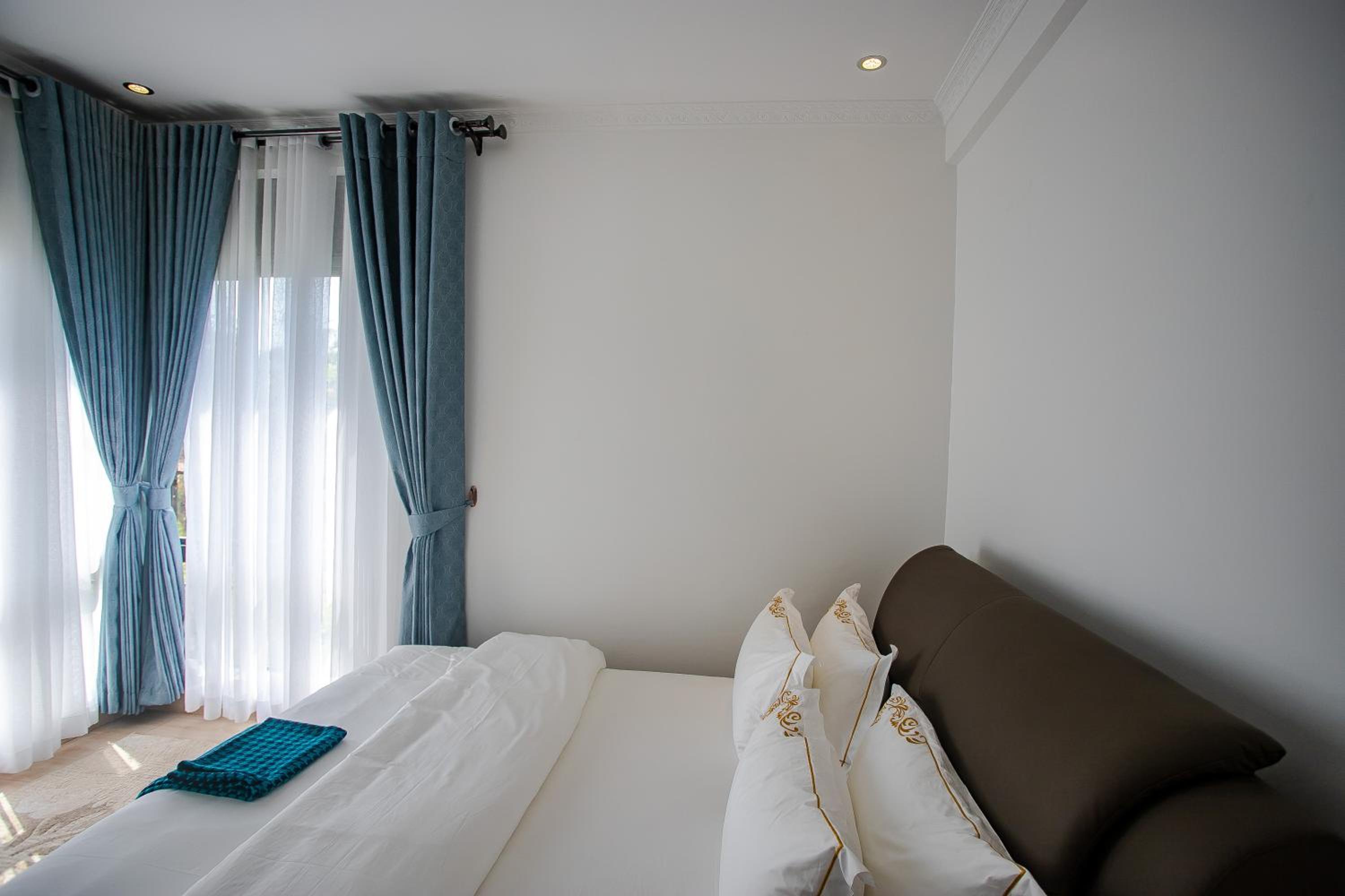 Iris Lakeside Condos in Entebbe