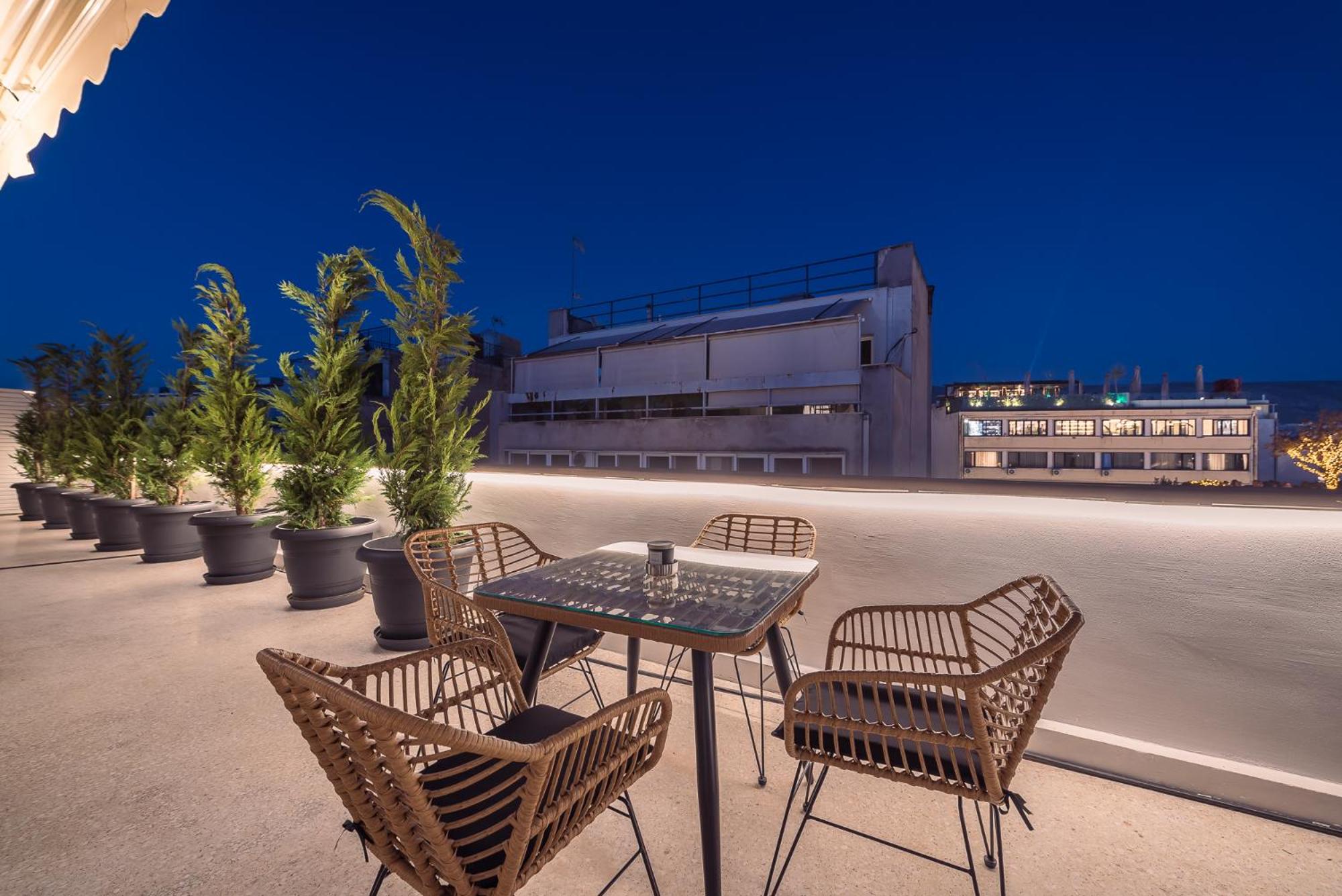 Elegant 2BR with Jacuzzi & Acropolis View photo 5