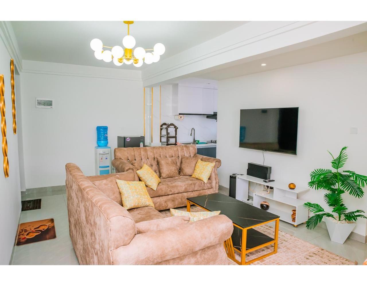2 Bedroom Skyview Retreat at GoldPark Homes by Lulu Homes view 2