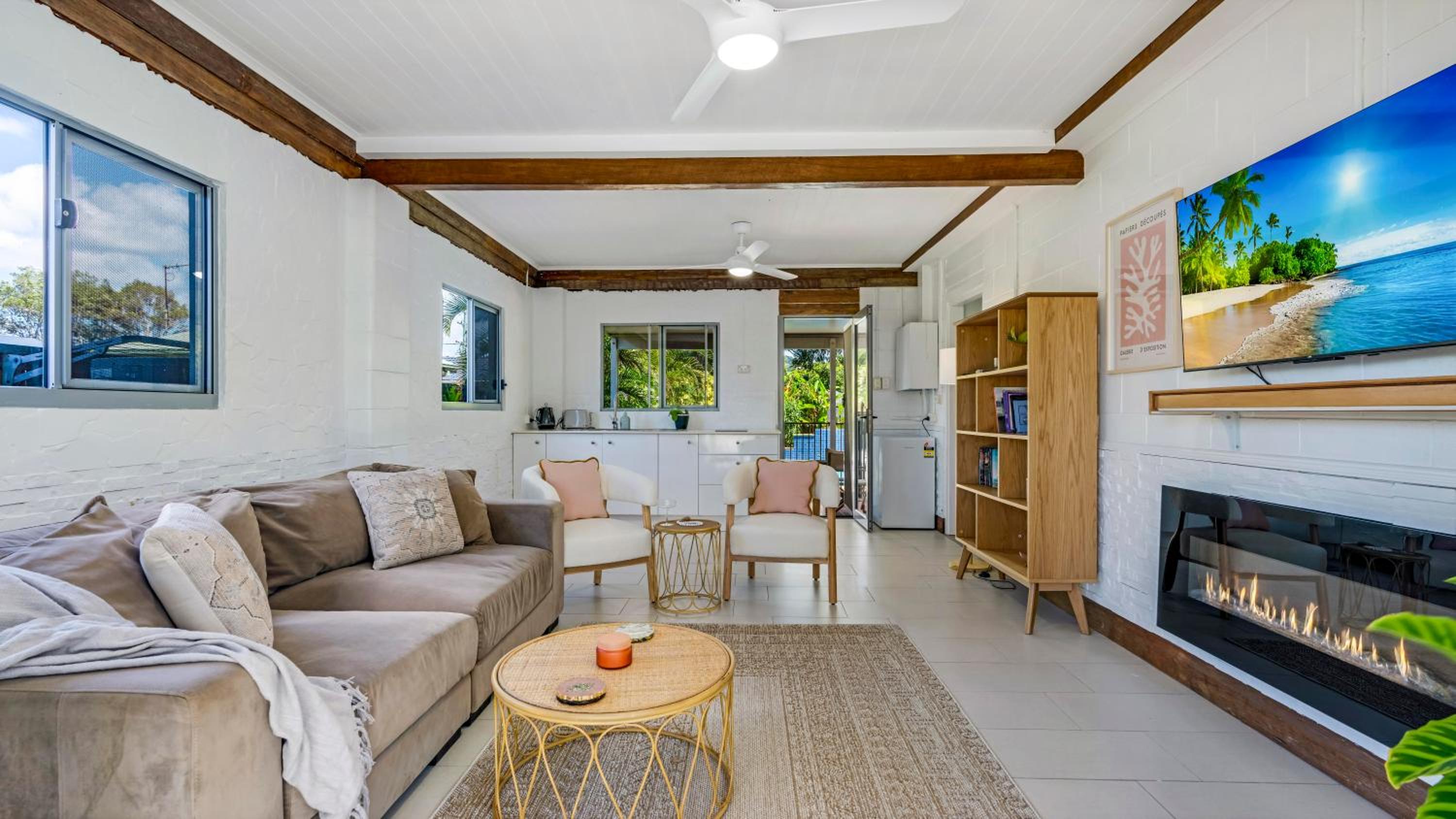 Caba Dream - Spacious Beach House with pool & pool table! - Quick walk to the Ocean