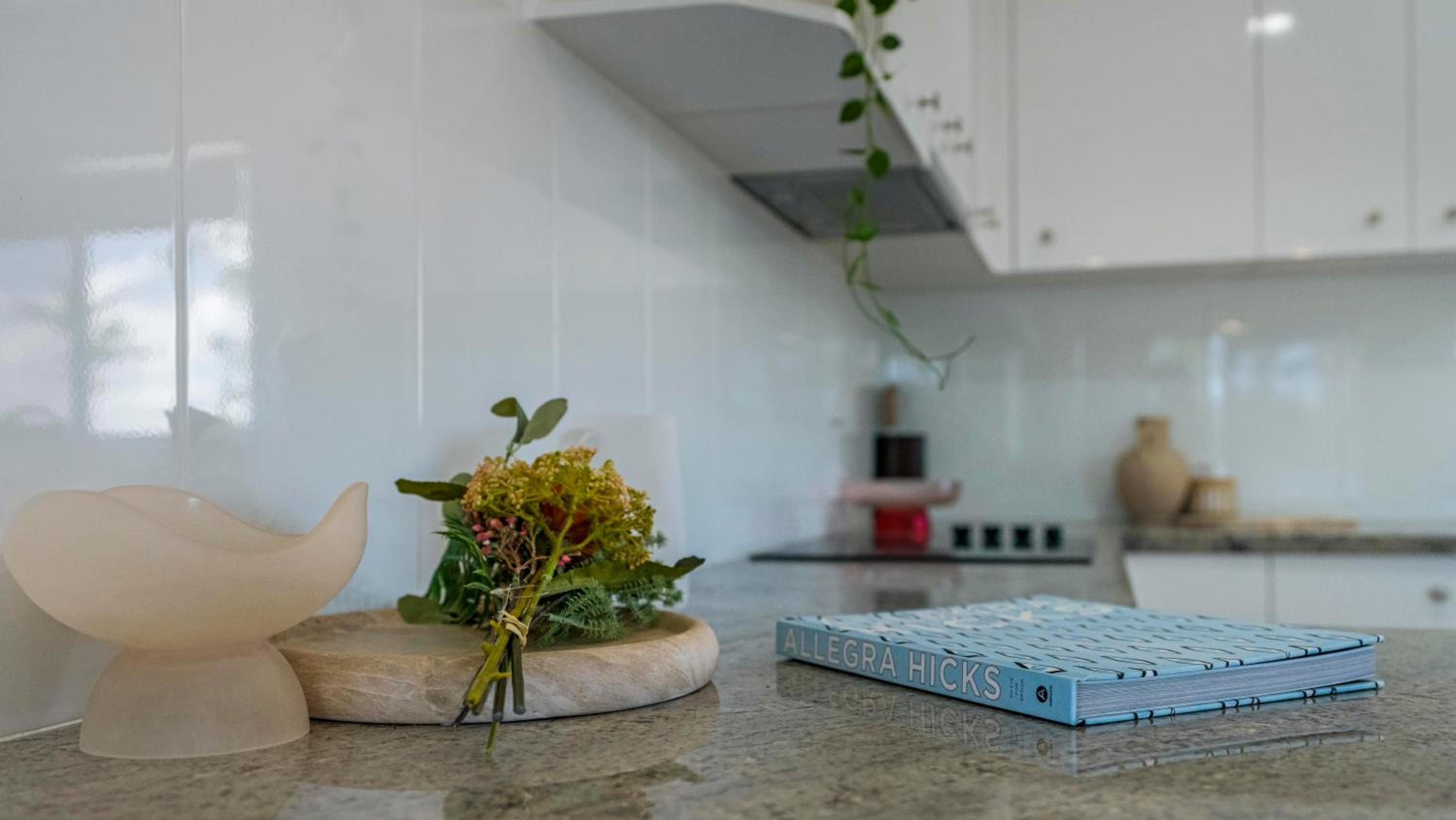 Caba Dream - Spacious Beach House with pool & pool table! - Quick walk to the Ocean