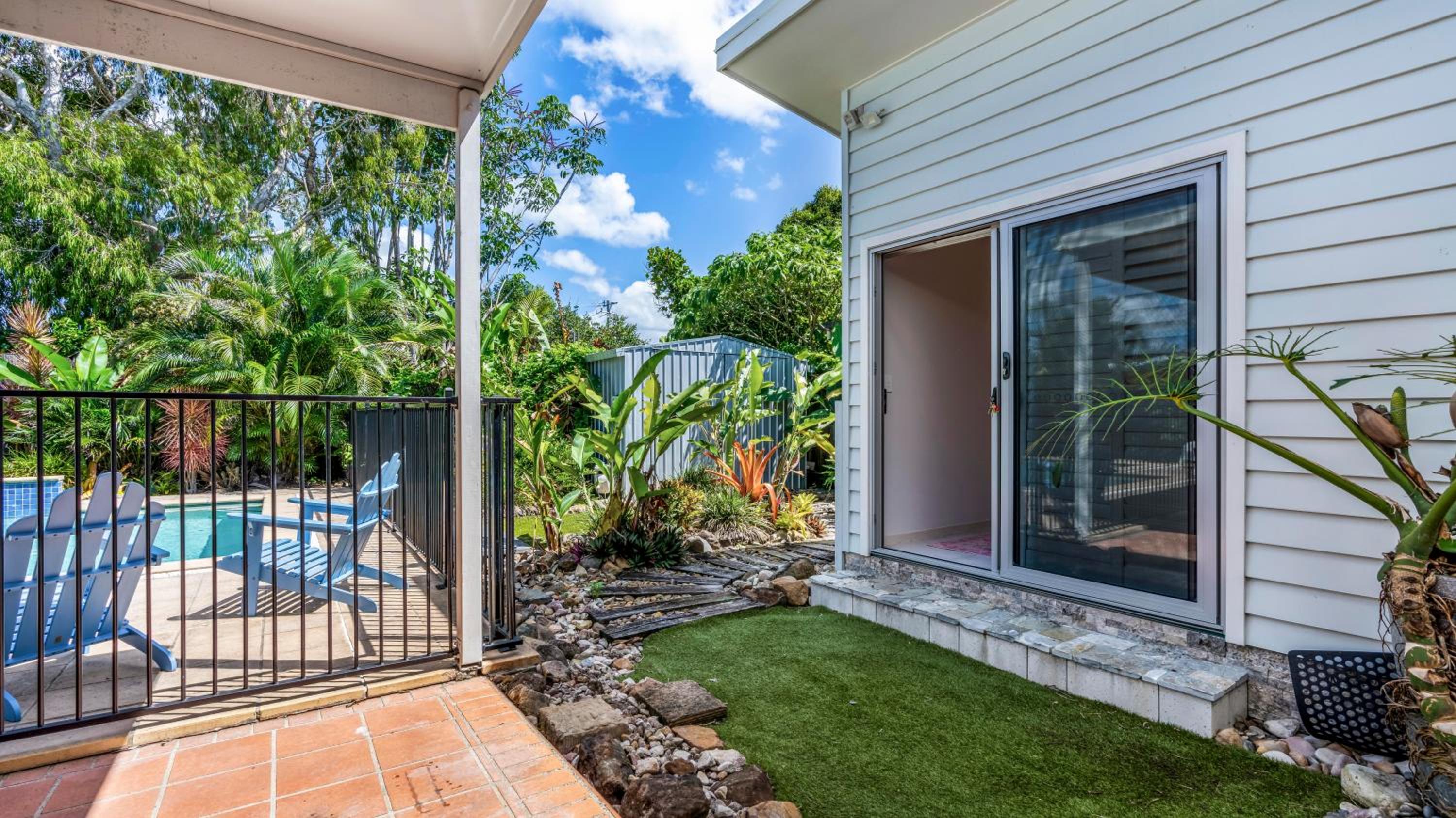 Caba Dream - Spacious Beach House with pool & pool table! - Quick walk to the Ocean