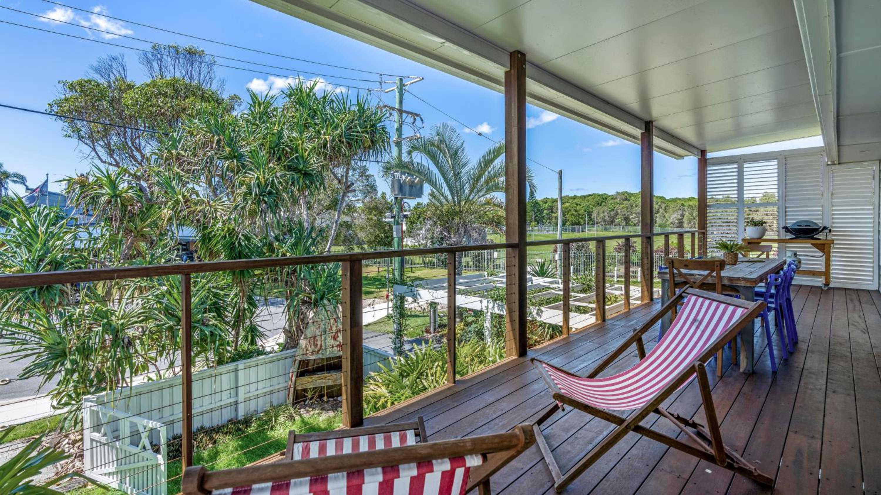 Caba Dream - Spacious Beach House with pool & pool table! - Quick walk to the Ocean