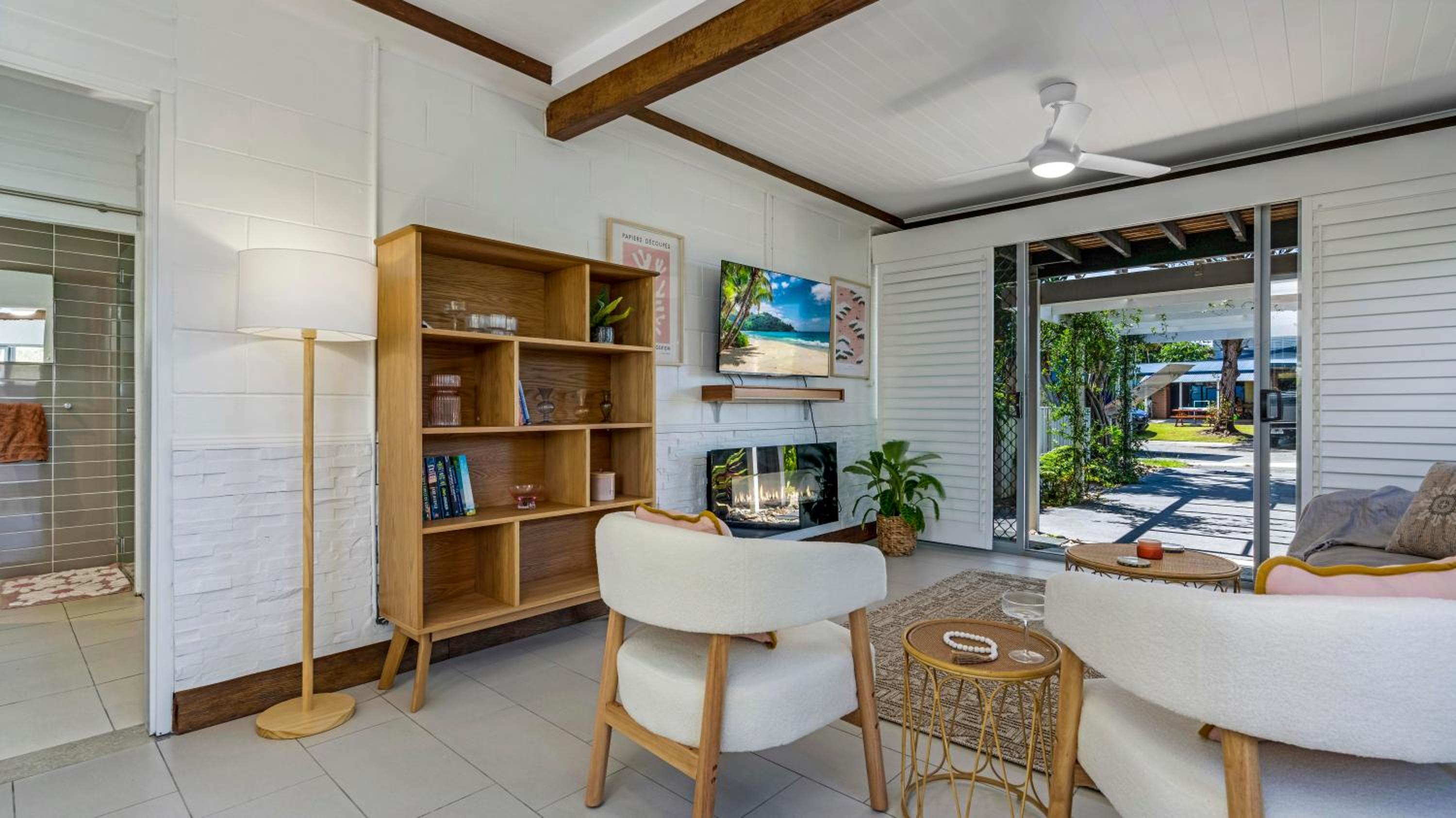 Caba Dream - Spacious Beach House with pool & pool table! - Quick walk to the Ocean