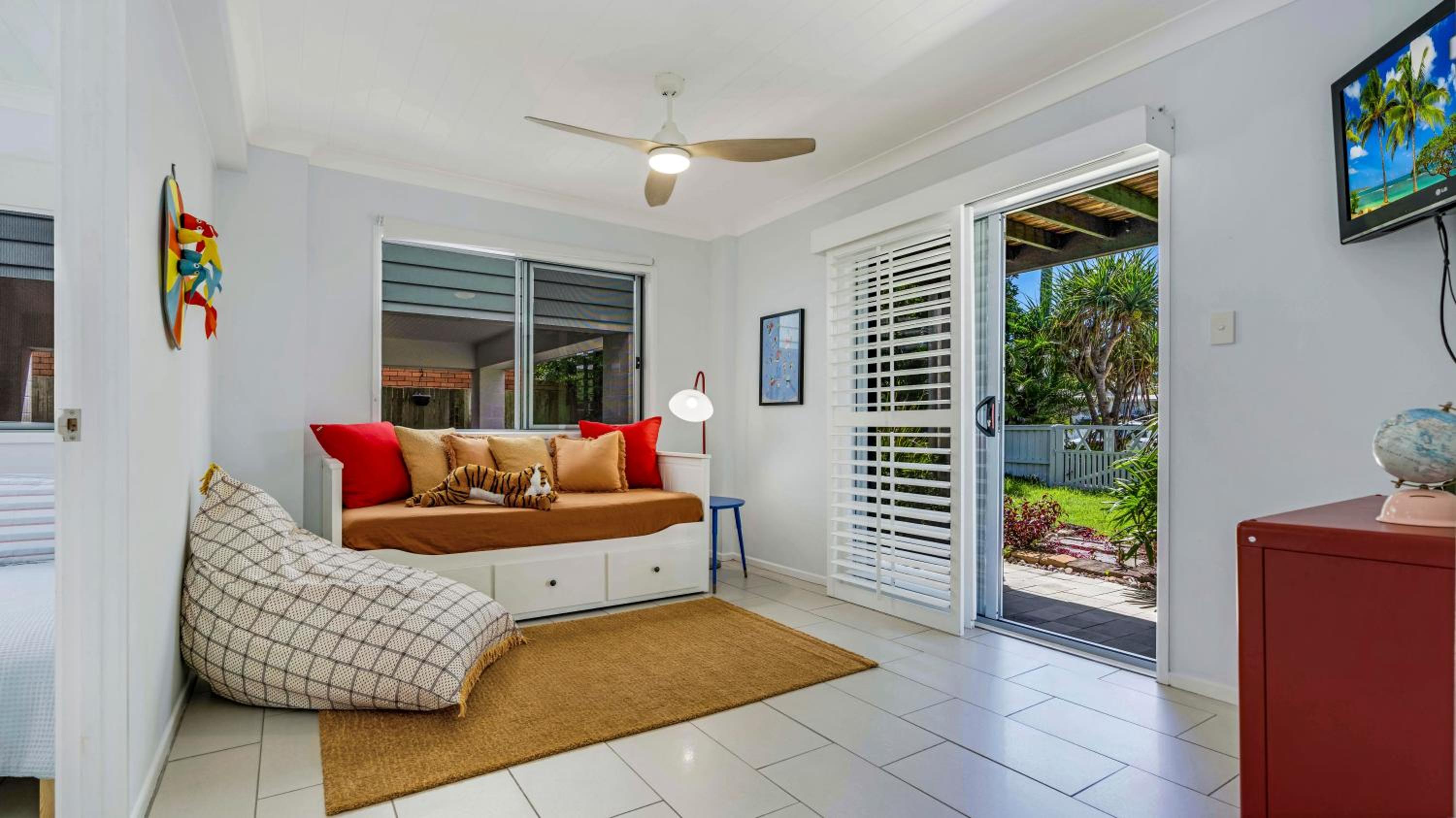 Caba Dream - Spacious Beach House with pool & pool table! - Quick walk to the Ocean