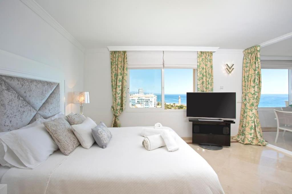 Estepona Luxury Seafront Penthouse with Parking
