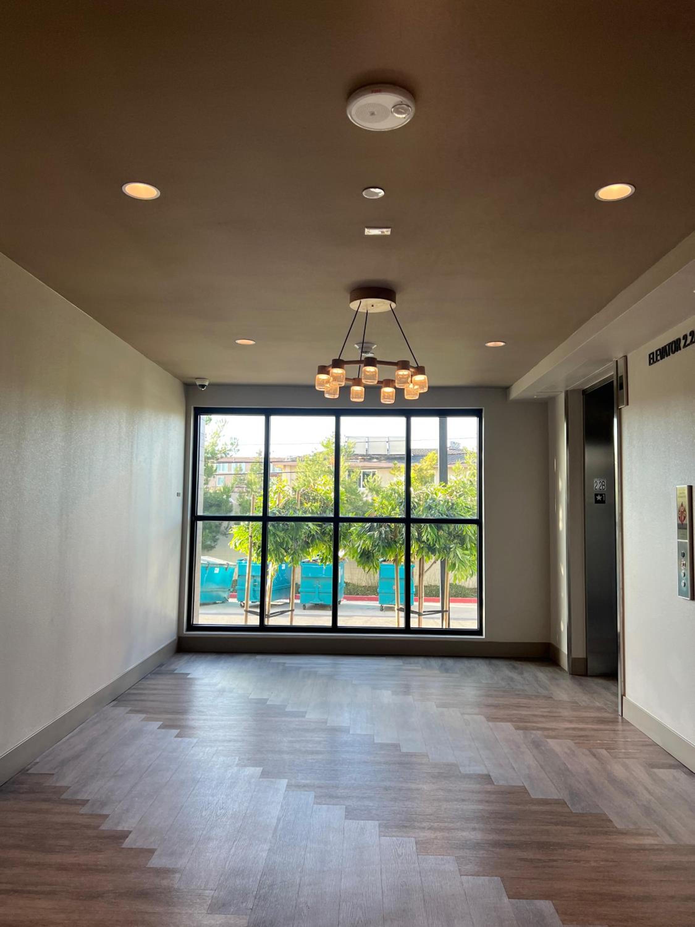 Luxurious Apartment 5 min to the Santana Row With Free Parking view 5