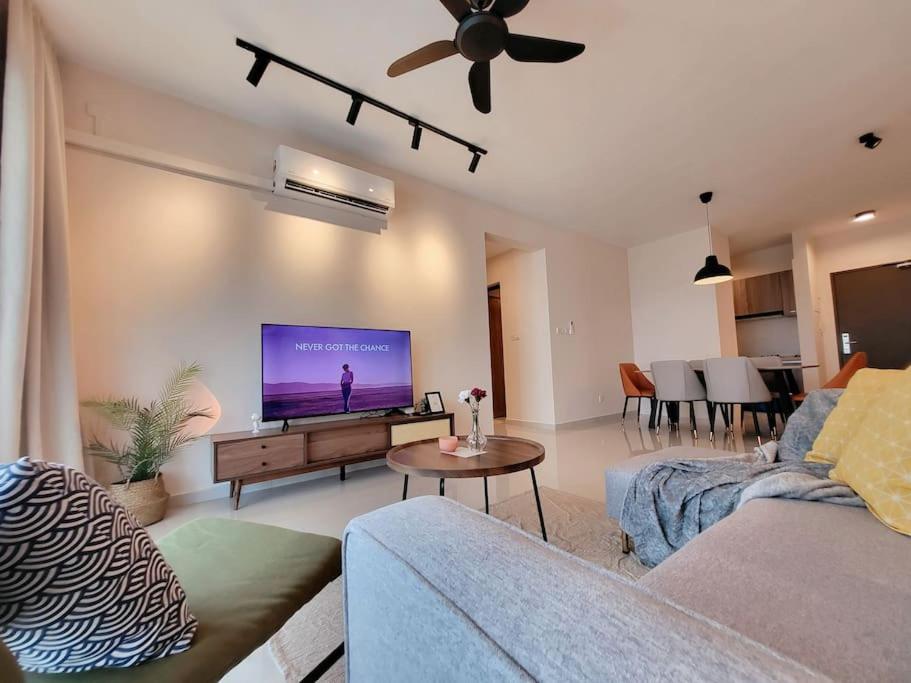 Family friendly - 3 Bedrooms 6 Pax - Free Parking