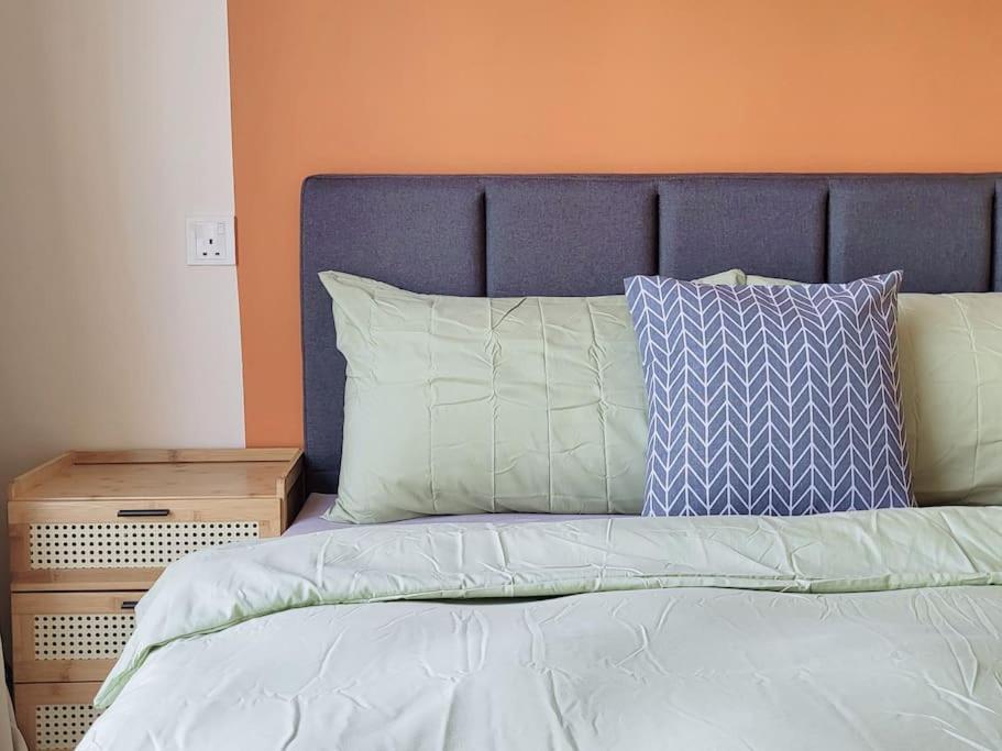 Family friendly - 3 Bedrooms 6 Pax - Free Parking