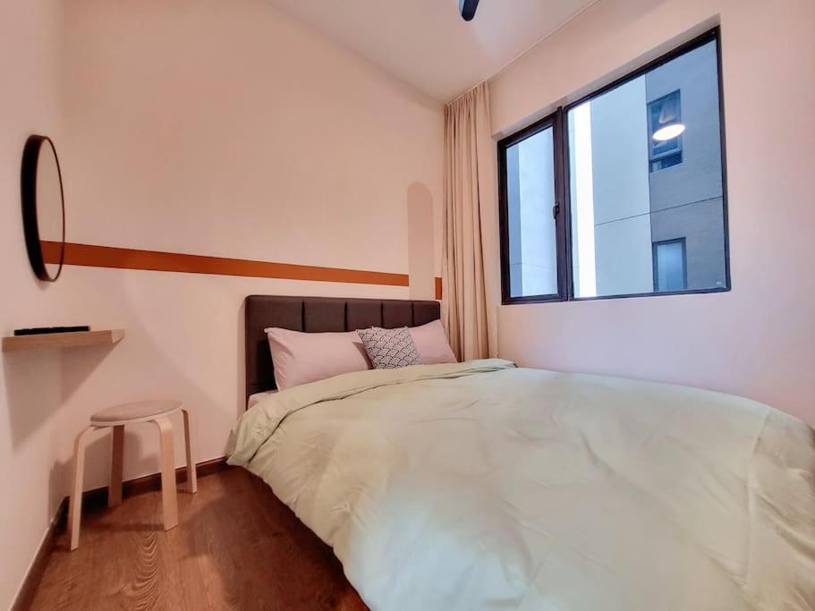 Family friendly - 3 Bedrooms 6 Pax - Free Parking