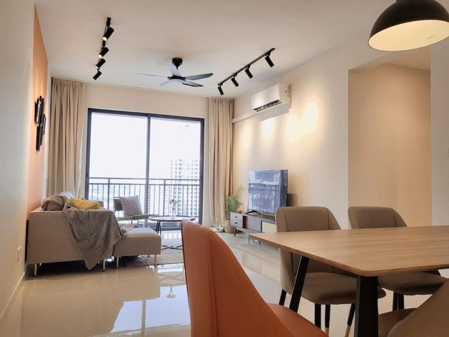 Family friendly - 3 Bedrooms 6 Pax - Free Parking