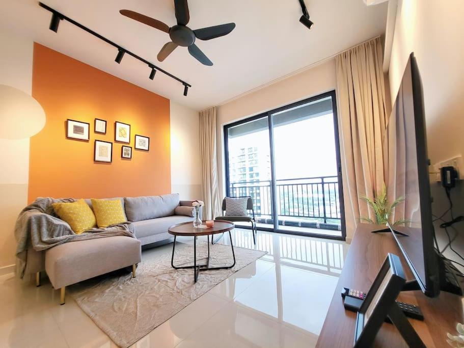 Family friendly - 3 Bedrooms 6 Pax - Free Parking