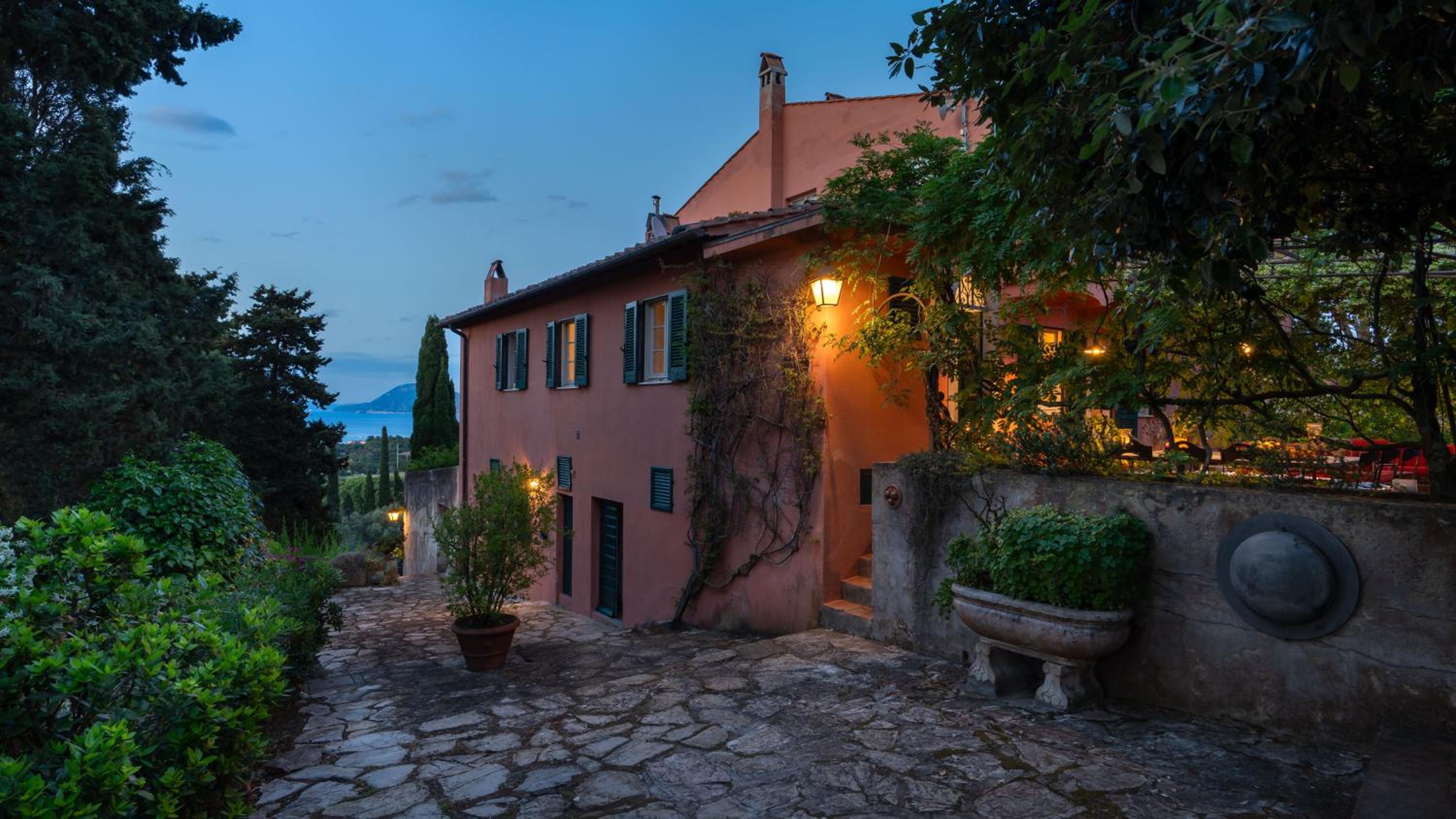 CASA DEL DUCA 10, Emma Villas view 4