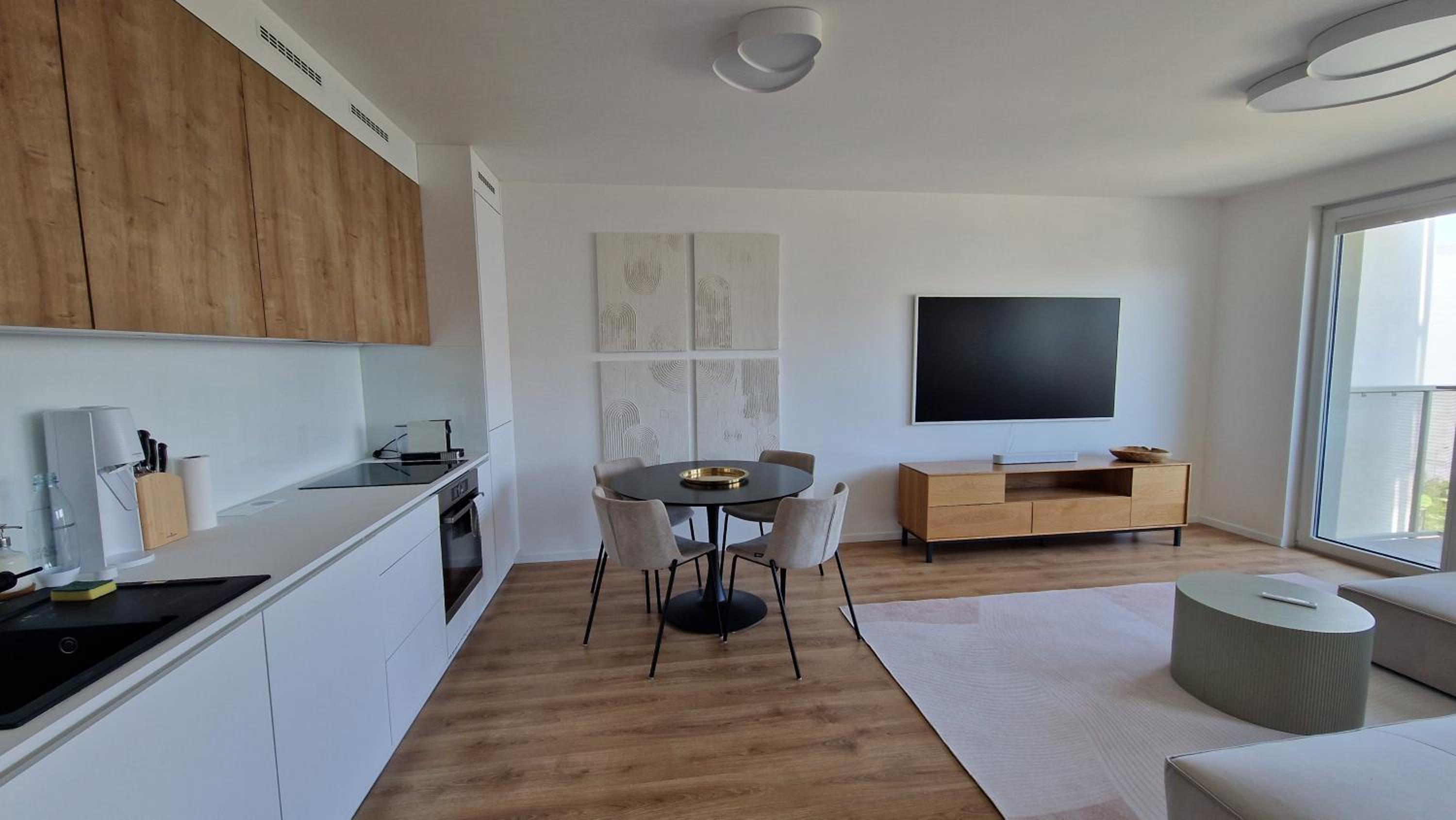 3 Rooms Apartment with Parking, Air Condition near Airport view 2