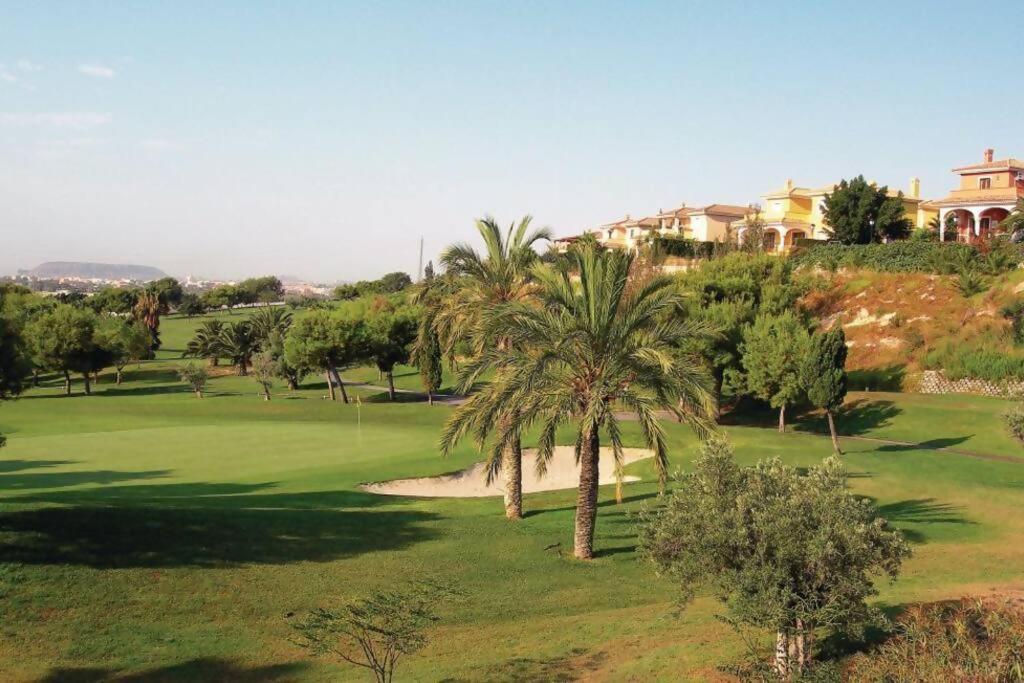 Sunny seaside retreat Campello