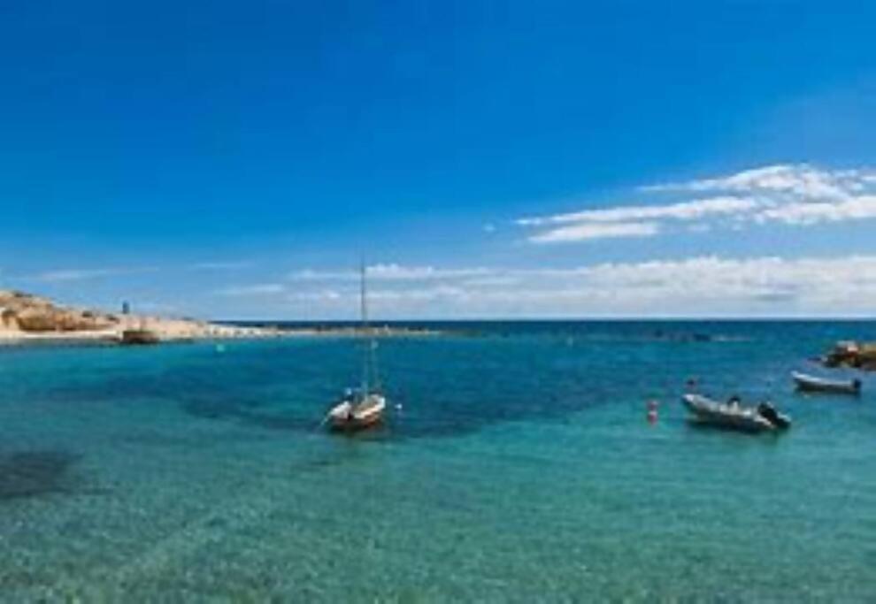 Sunny seaside retreat Campello