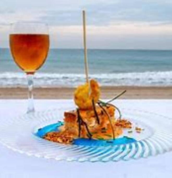 Sunny seaside retreat Campello
