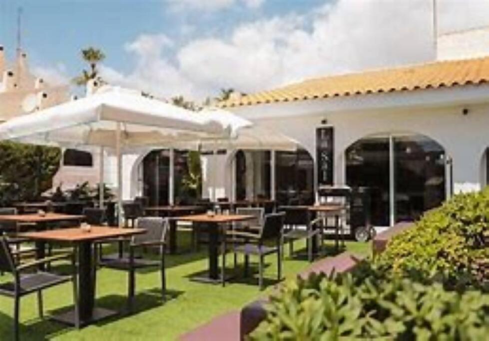 Sunny seaside retreat Campello