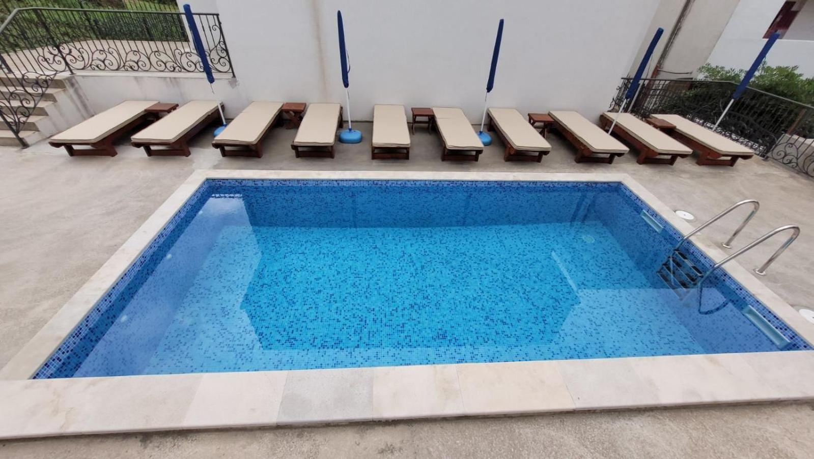Montenegro Apartments Phoenix With Pool