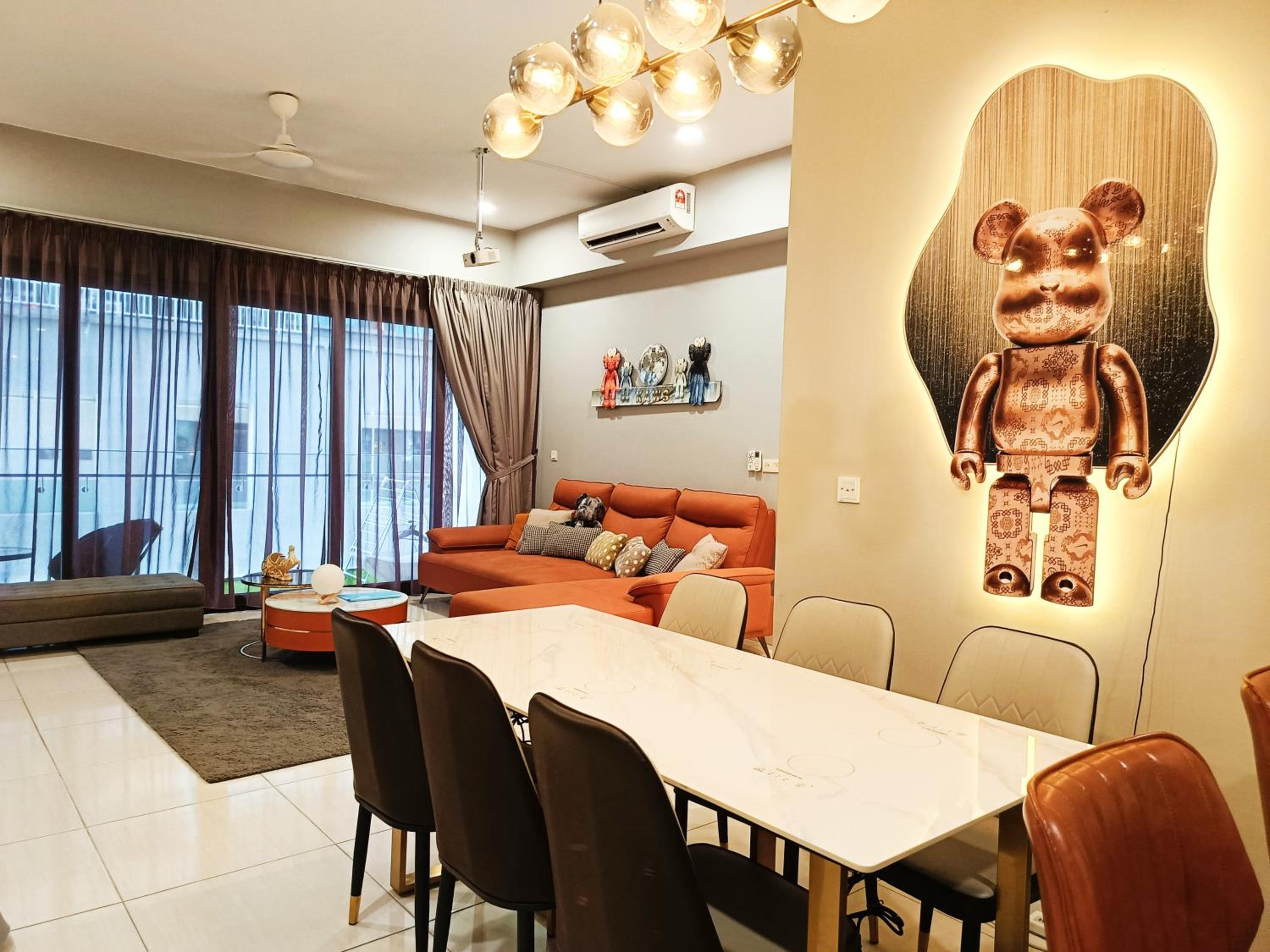 8 Kuala Lumpur City for 4 to 10 PAX of 4 BEDROOMS and 3 BATHROOMS near KLCC
