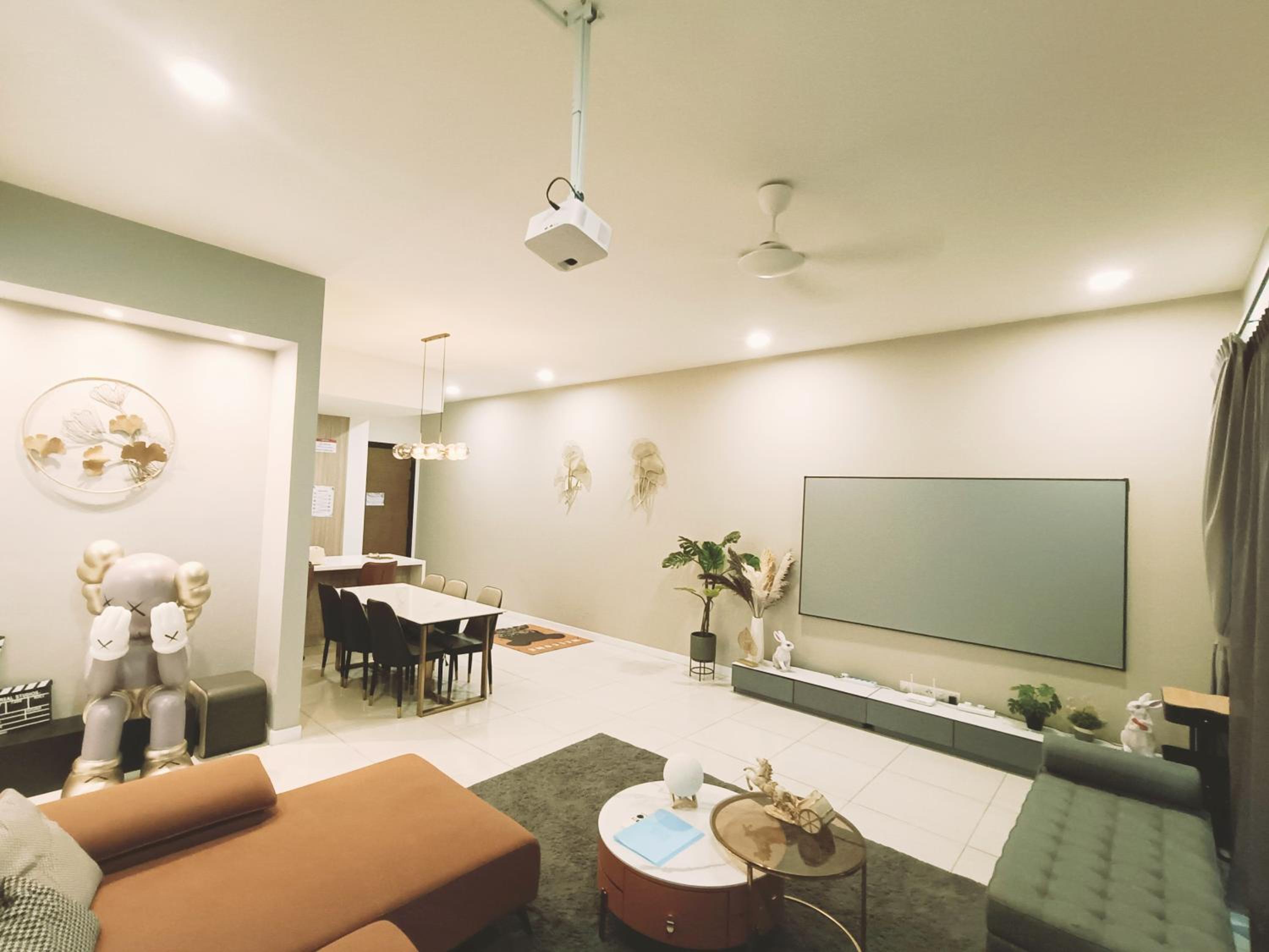 8 Kuala Lumpur City for 4 to 10 PAX of 4 BEDROOMS and 3 BATHROOMS near KLCC