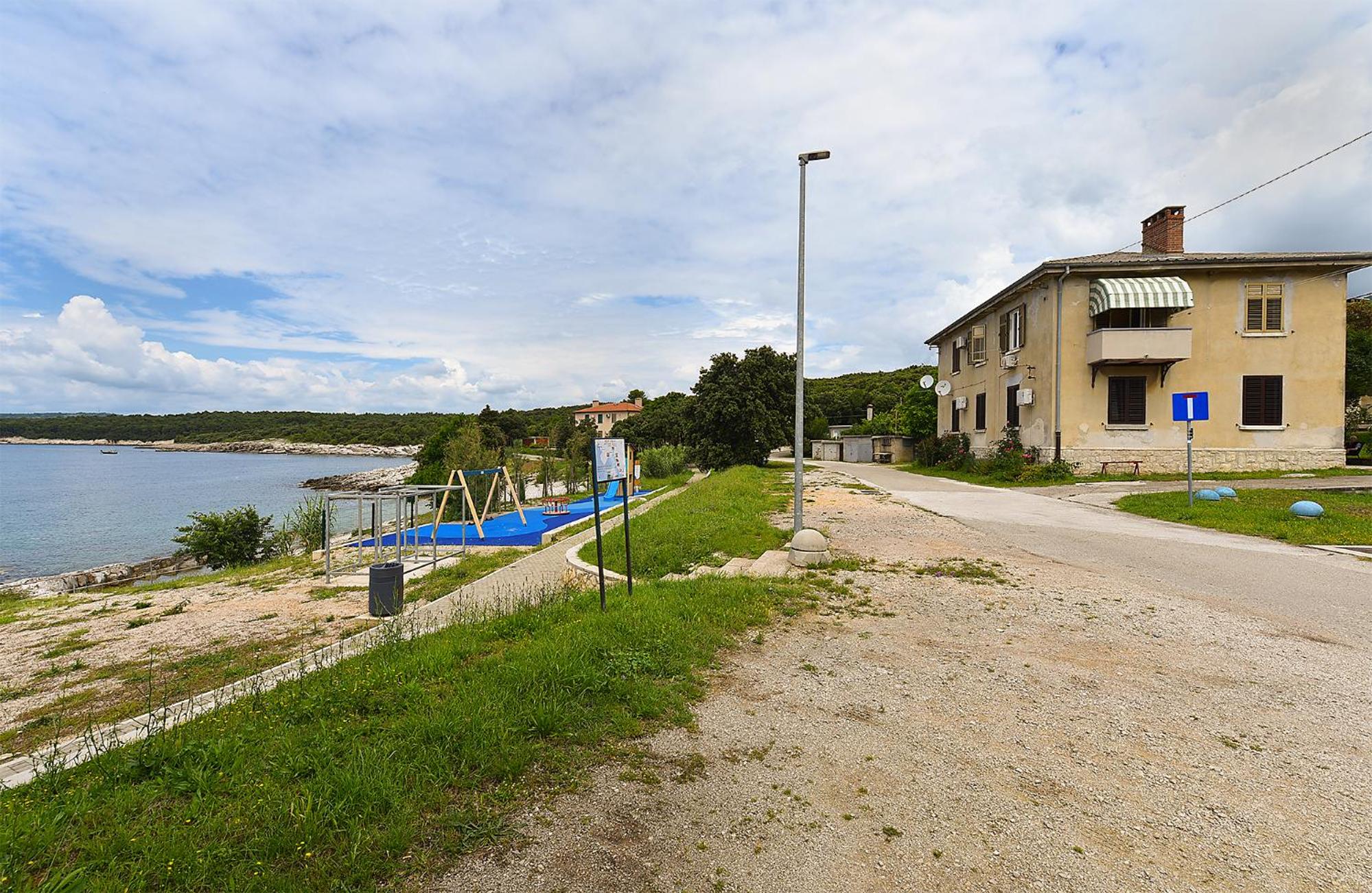 Apartment Koromacno 2334