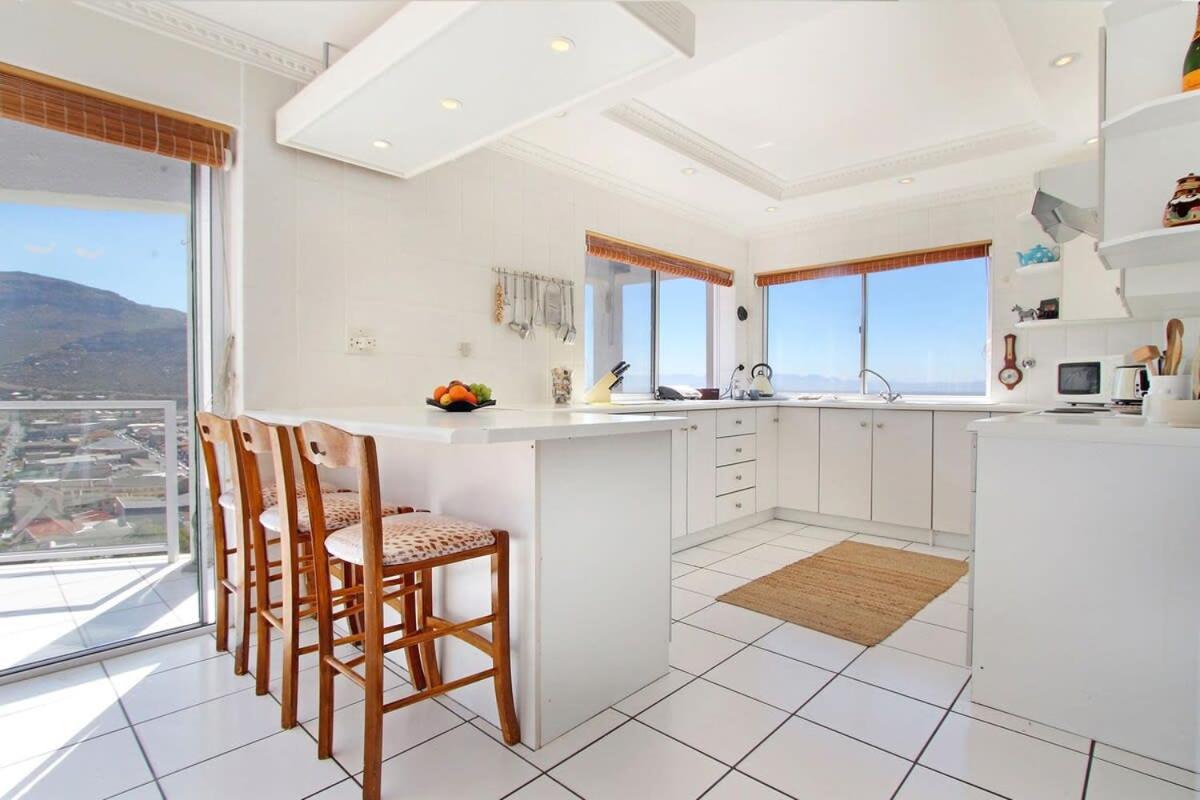Crow`s Nest Fish Hoek view 4