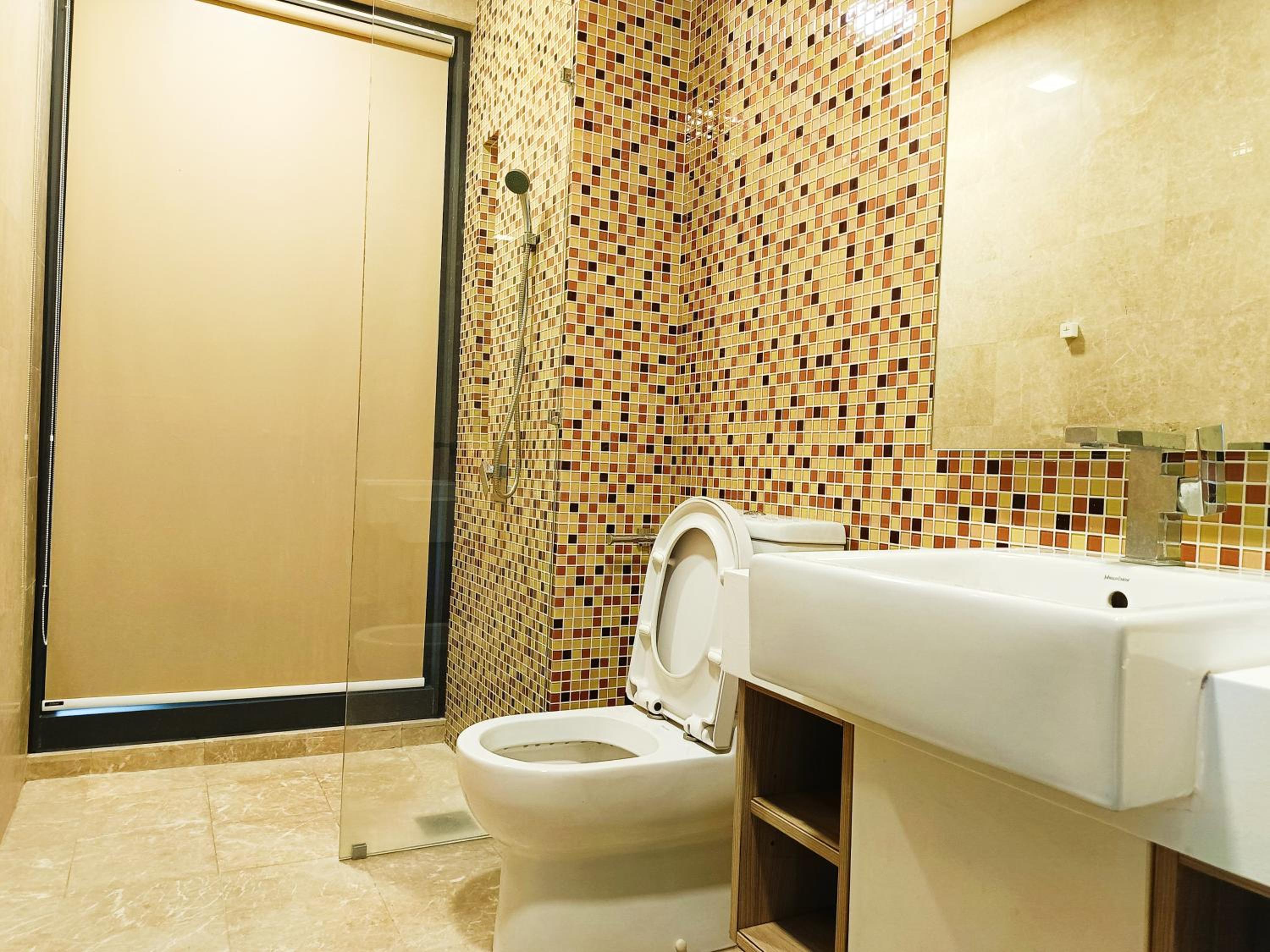 7 Kuala Lumpur City for 4 to 12 PAX of 4 BEDROOMS and 3 BATHROOMS near KLCC