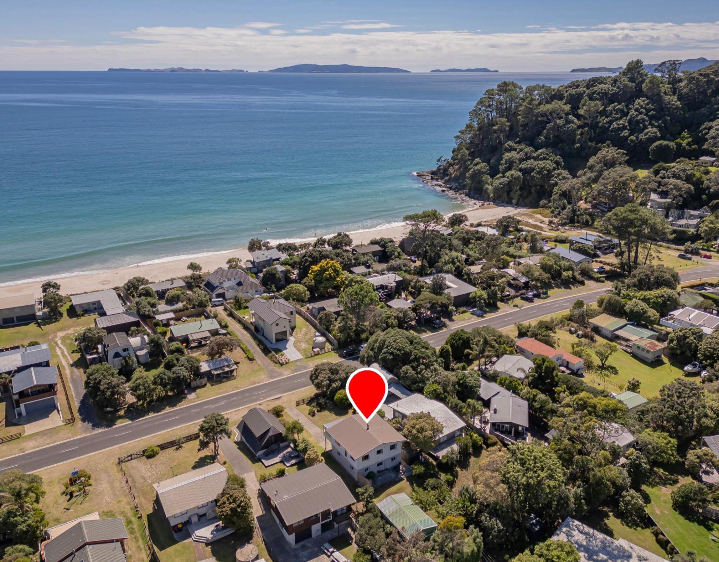 Sunsets and Surf - Whangapoua Holiday Home