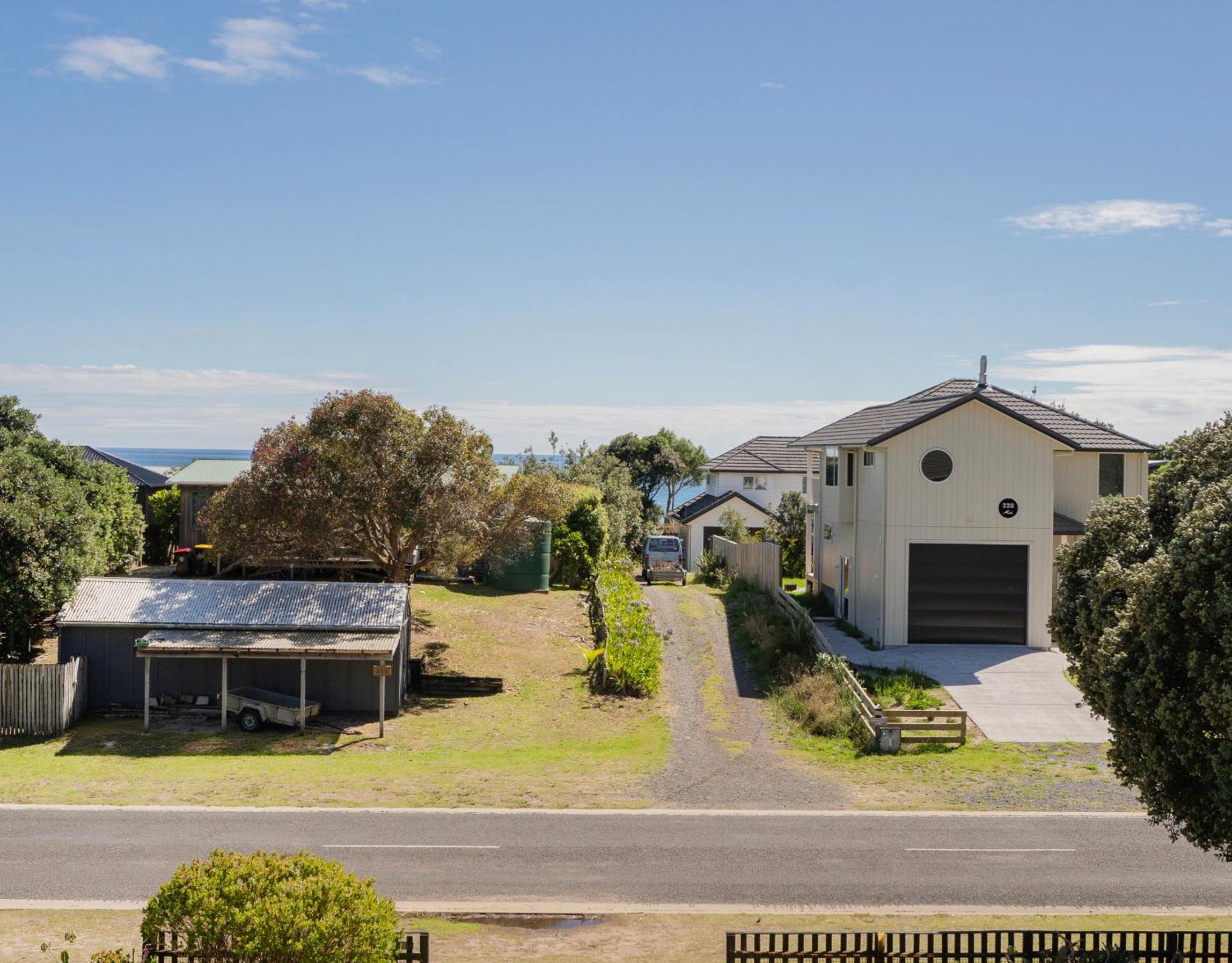 Sunsets and Surf - Whangapoua Holiday Home