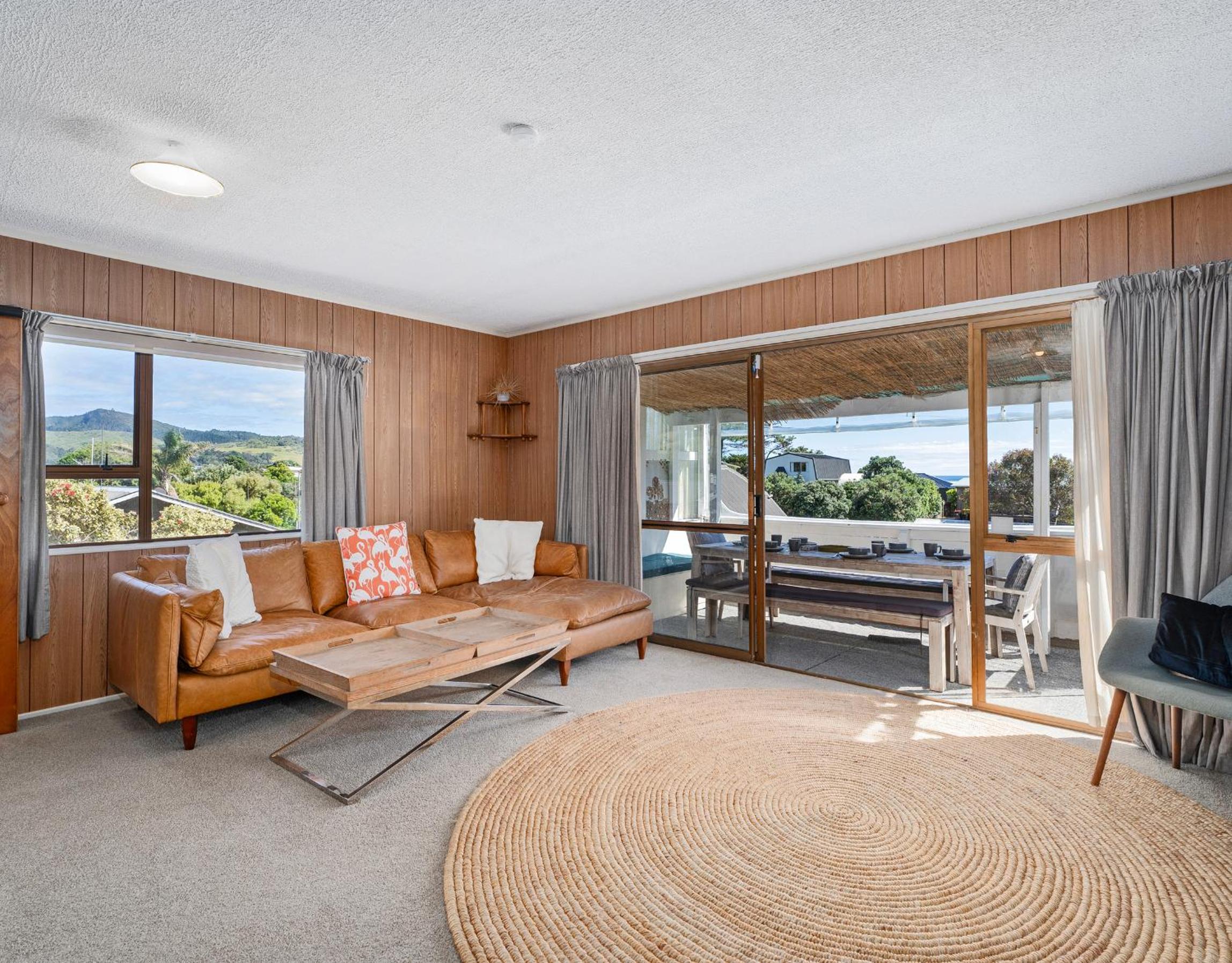 Sunsets and Surf - Whangapoua Holiday Home