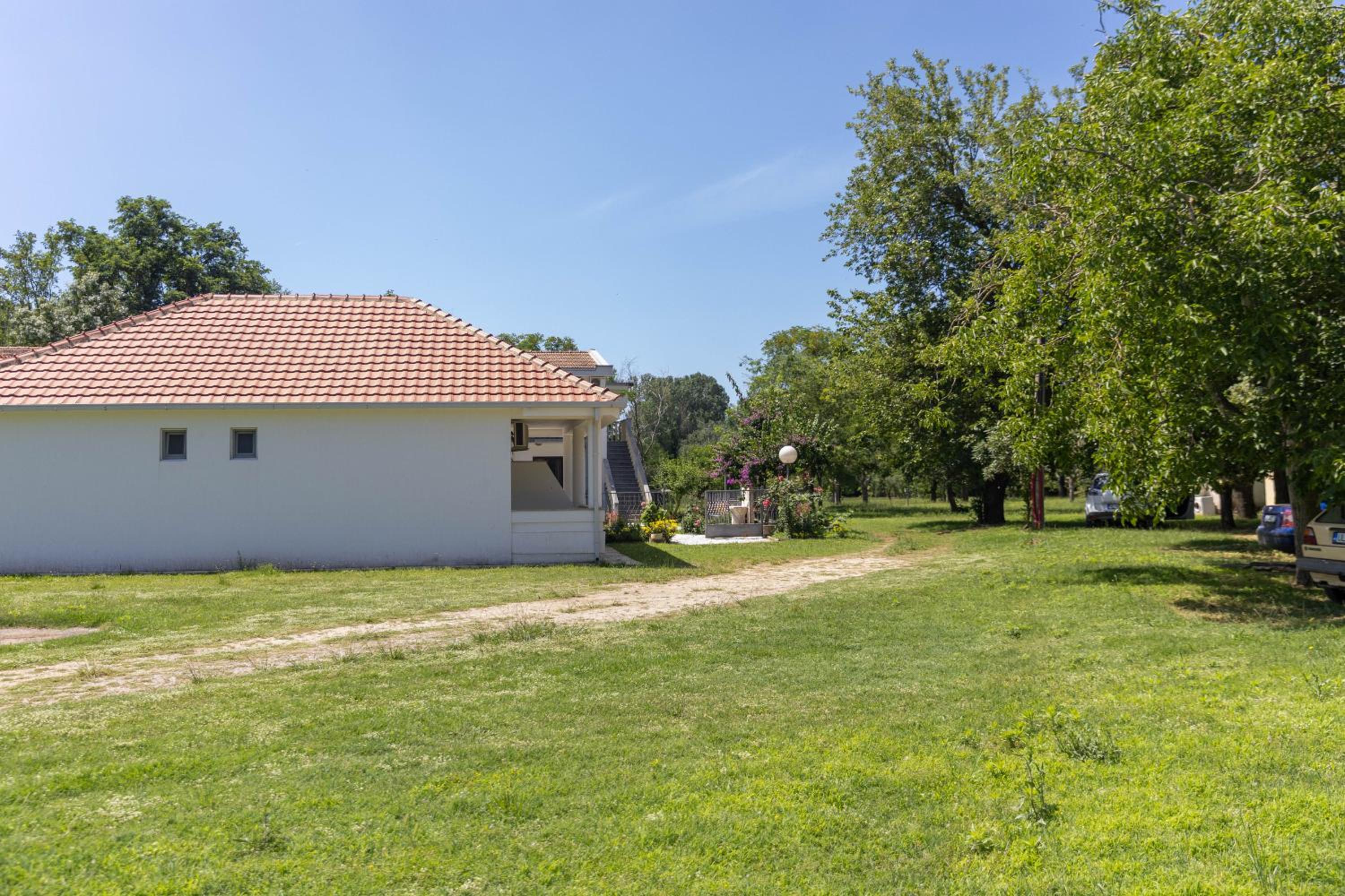 Tomi Guesthouse