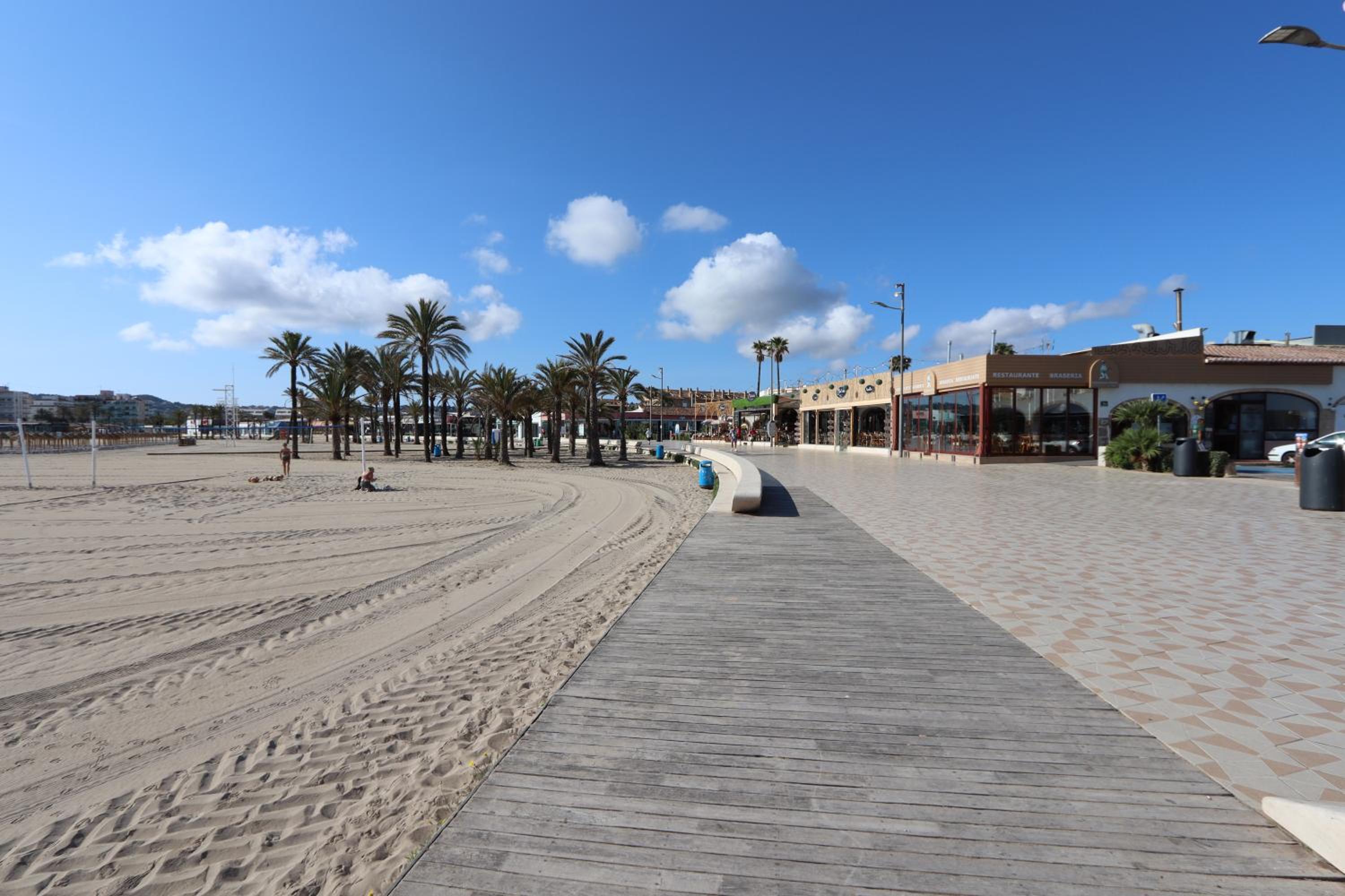 A un paso del mar con servicios y piscina view 4
