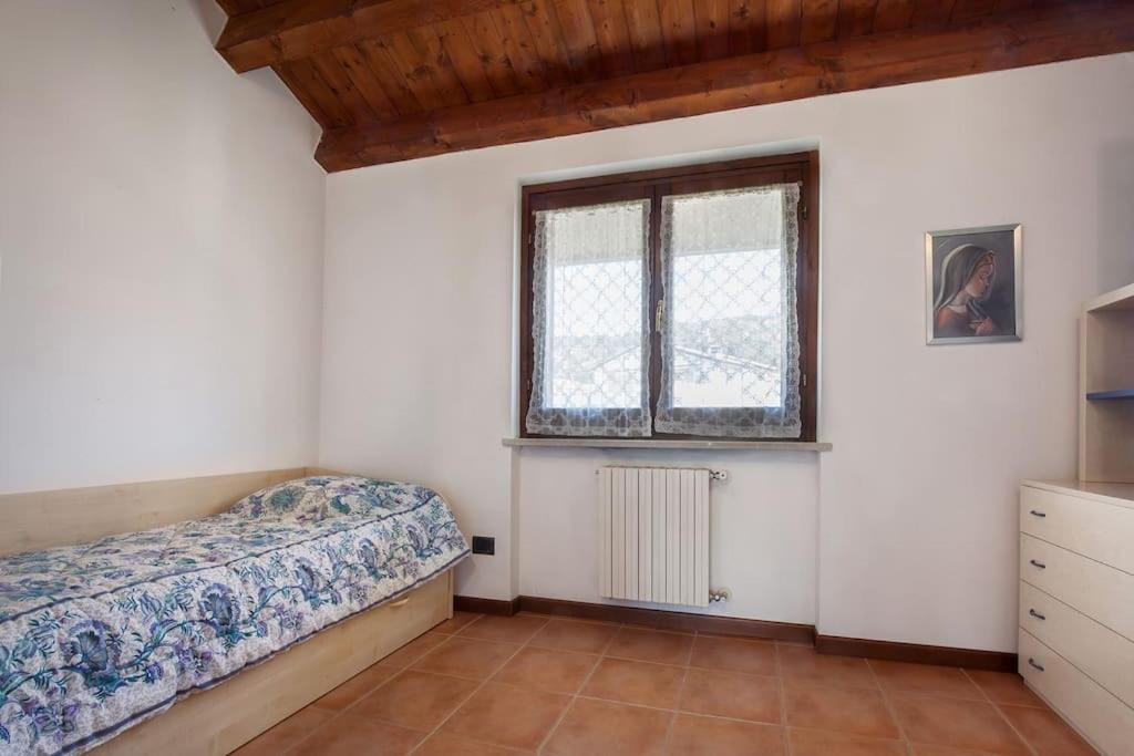 Casa Alex-Con piscina e vista lago