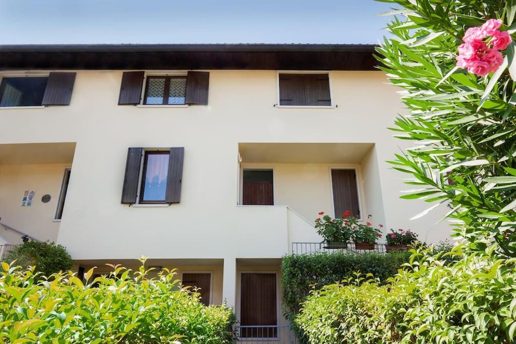Casa Alex-Con piscina e vista lago