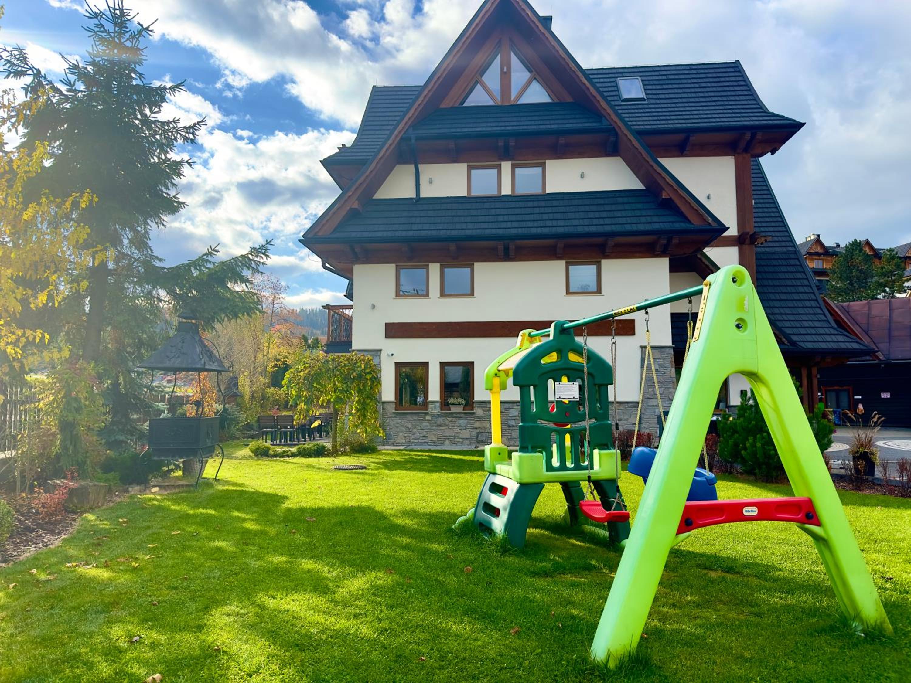 Novobilski - pod stokiem Kotelnica, obok Termy Bania view 5