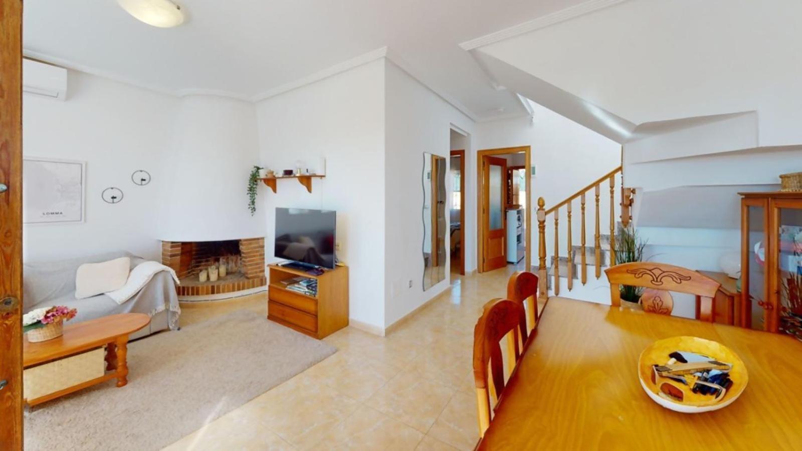 Beautiful house and garden close to Bonalba Golf