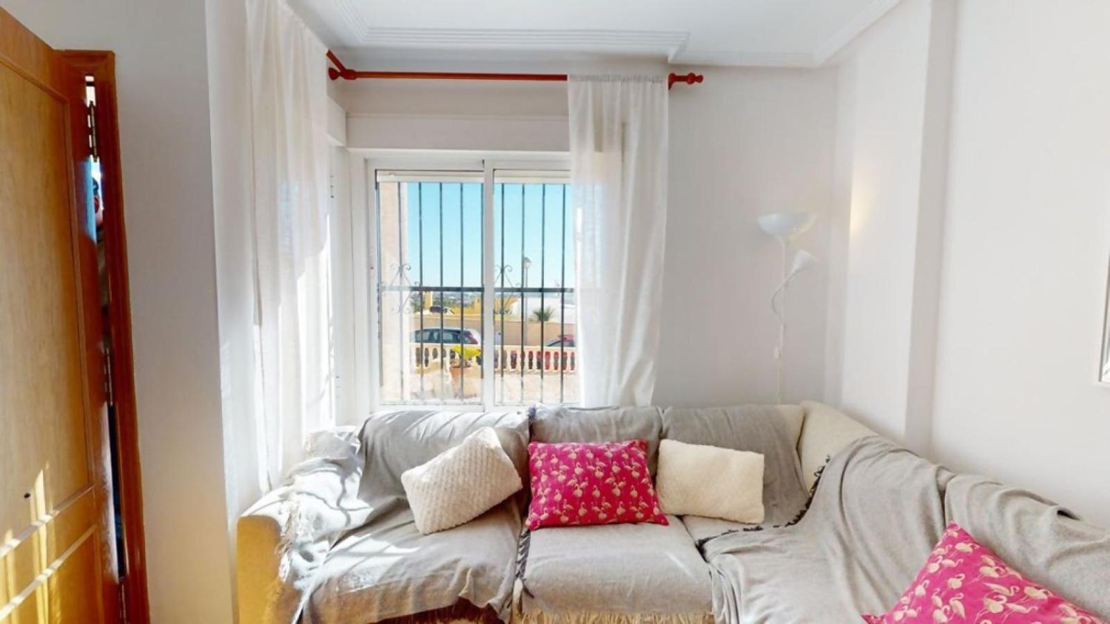 Beautiful house and garden close to Bonalba Golf