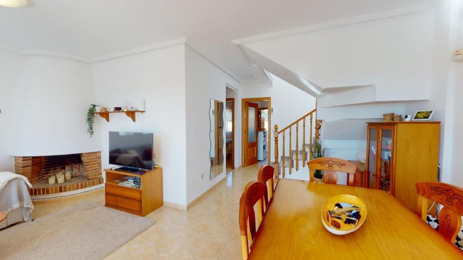 Beautiful house and garden close to Bonalba Golf