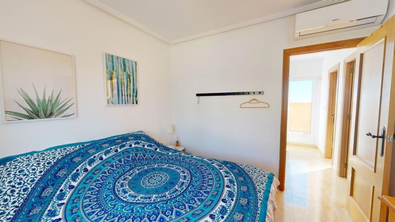 Beautiful house and garden close to Bonalba Golf
