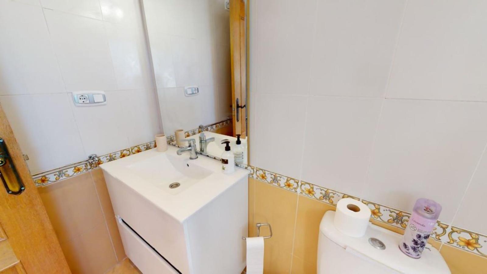 Beautiful house and garden close to Bonalba Golf