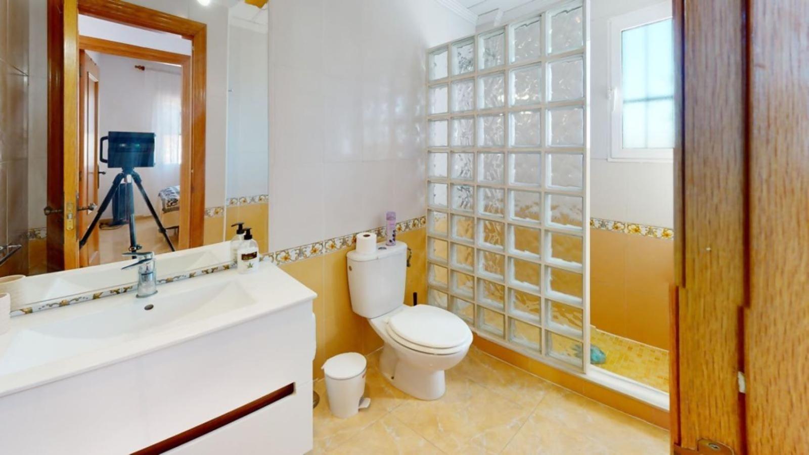 Beautiful house and garden close to Bonalba Golf